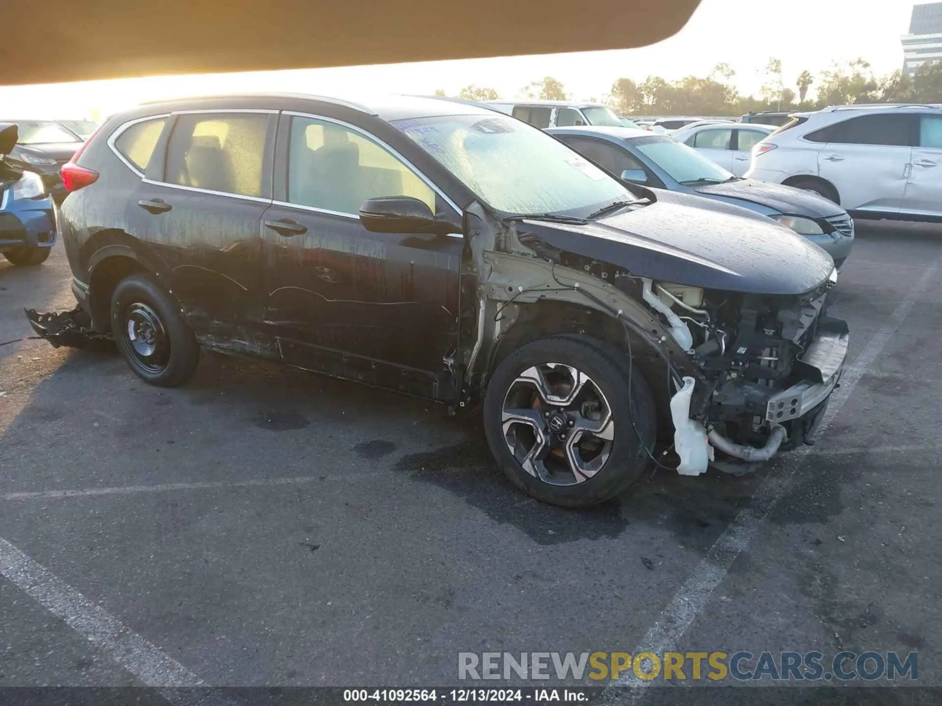 1 Фотография поврежденного автомобиля 7FARW2H9XKE012394 HONDA CR-V 2019