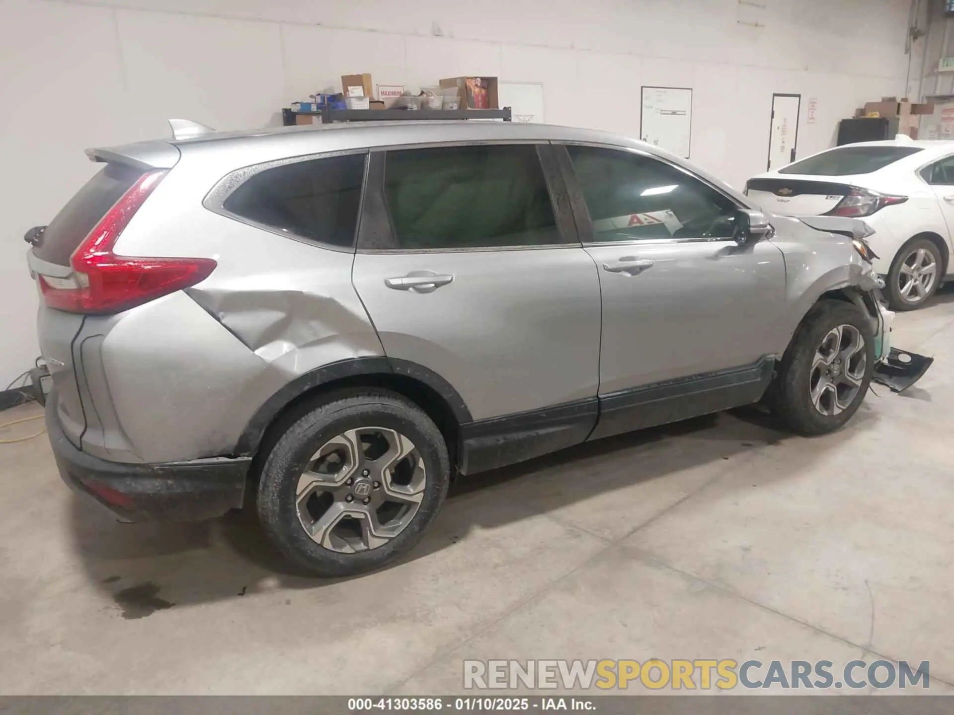 13 Фотография поврежденного автомобиля JHLRW2H52KX002721 HONDA CR-V 2019