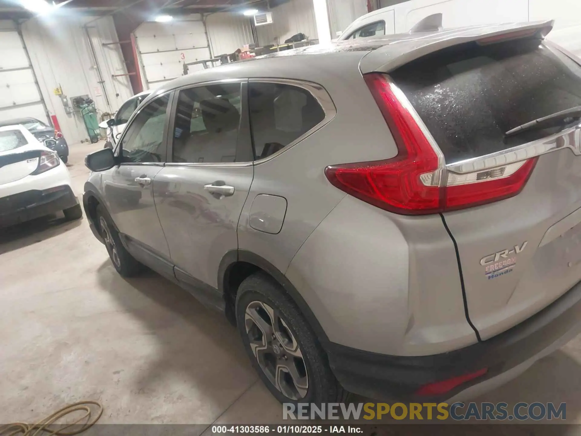 14 Фотография поврежденного автомобиля JHLRW2H52KX002721 HONDA CR-V 2019