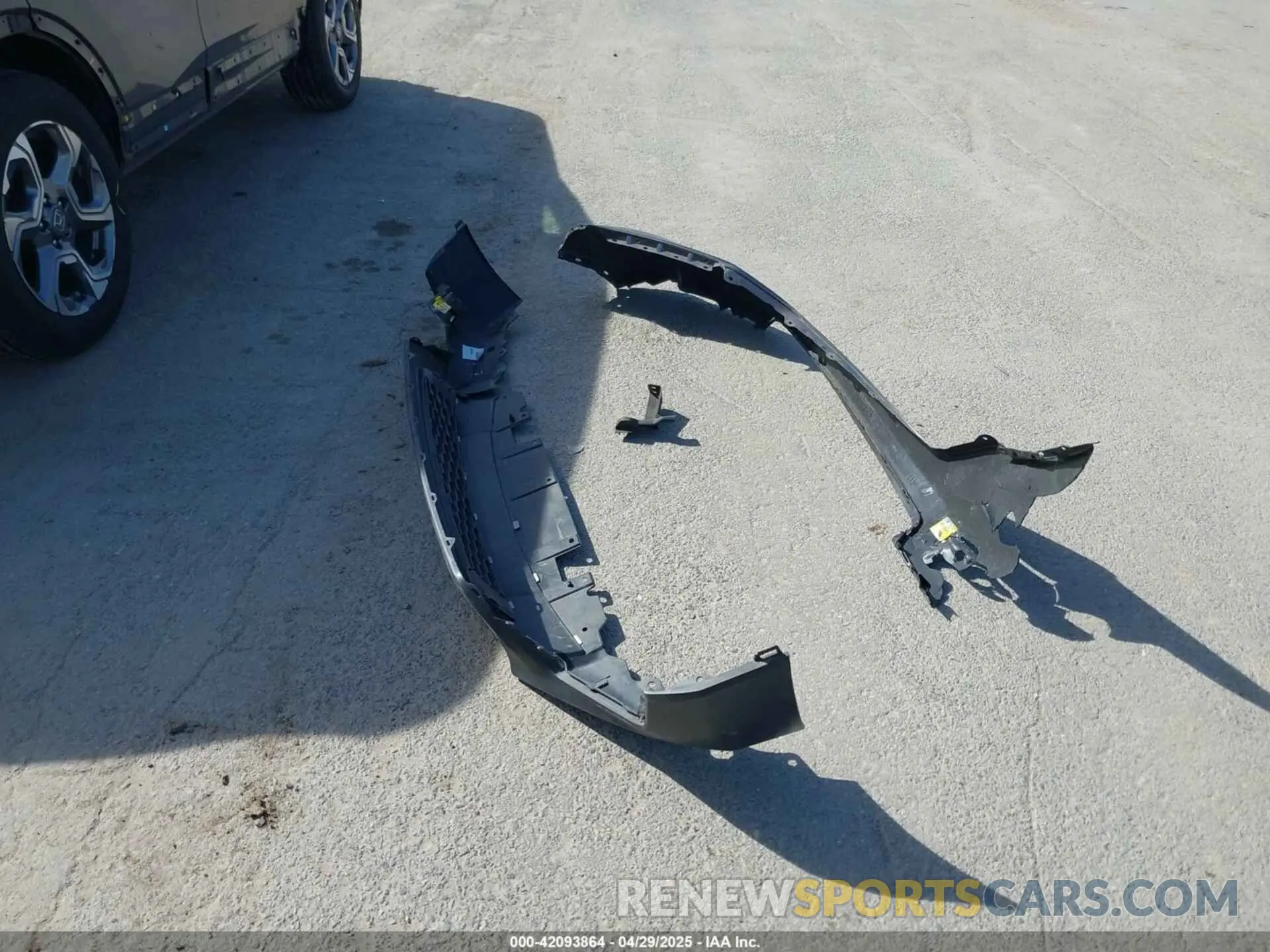 12 Photograph of a damaged car JHLRW2H81KX013073 HONDA CR-V 2019