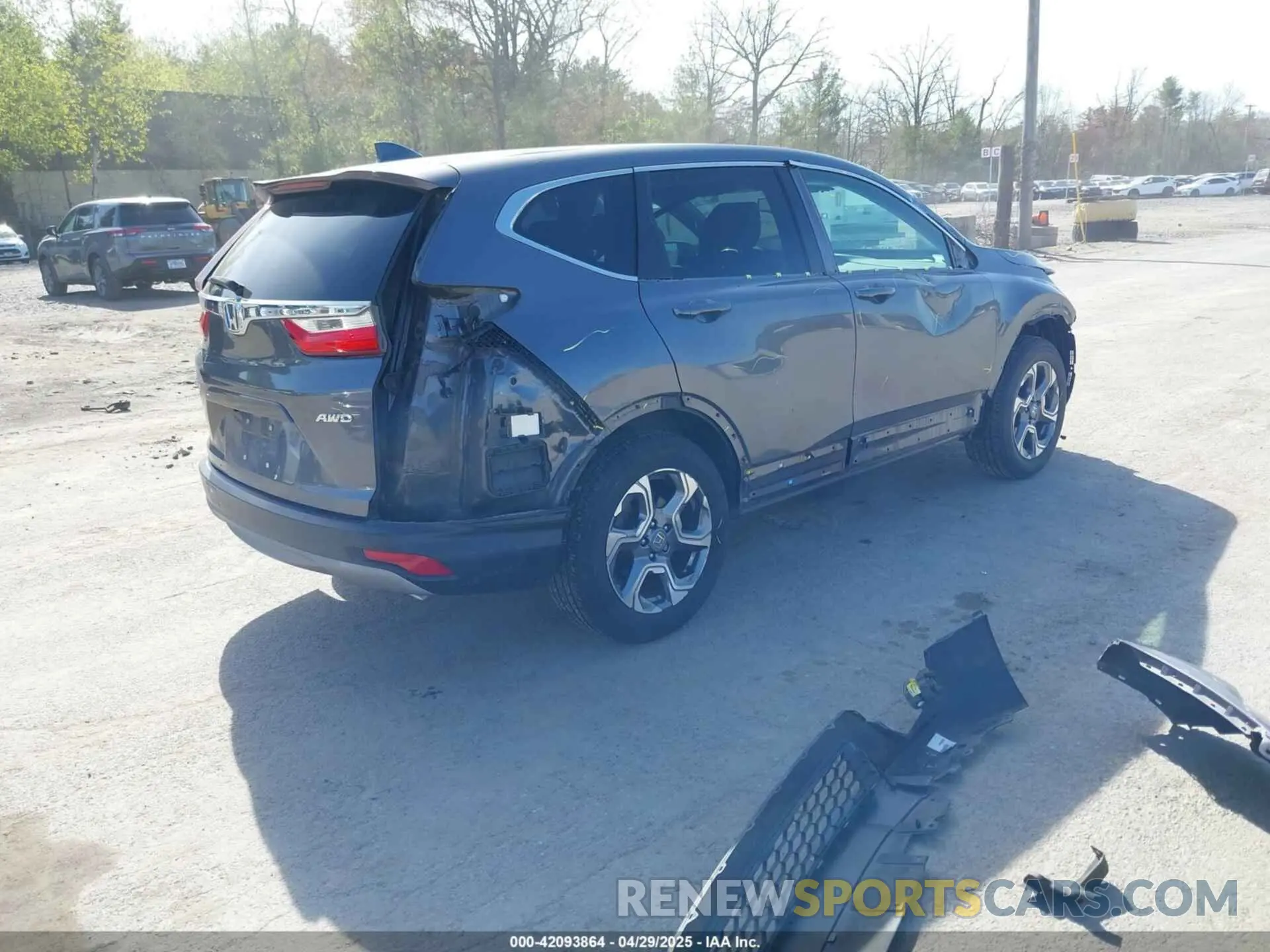 4 Photograph of a damaged car JHLRW2H81KX013073 HONDA CR-V 2019