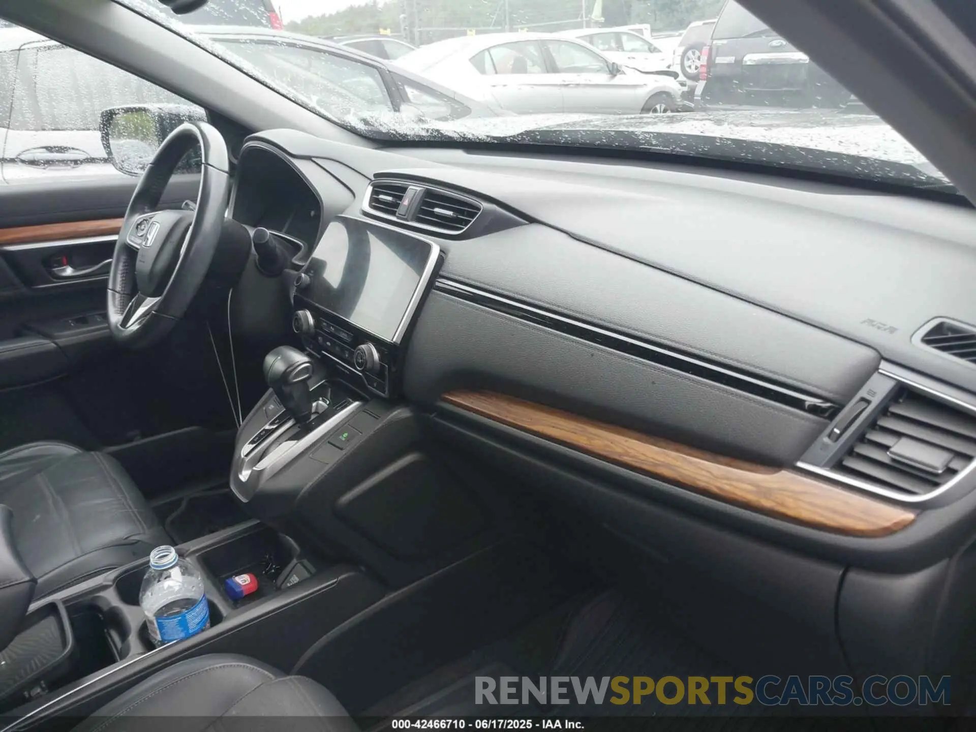 5 Photograph of a damaged car JHLRW2H83KX004259 HONDA CR-V 2019