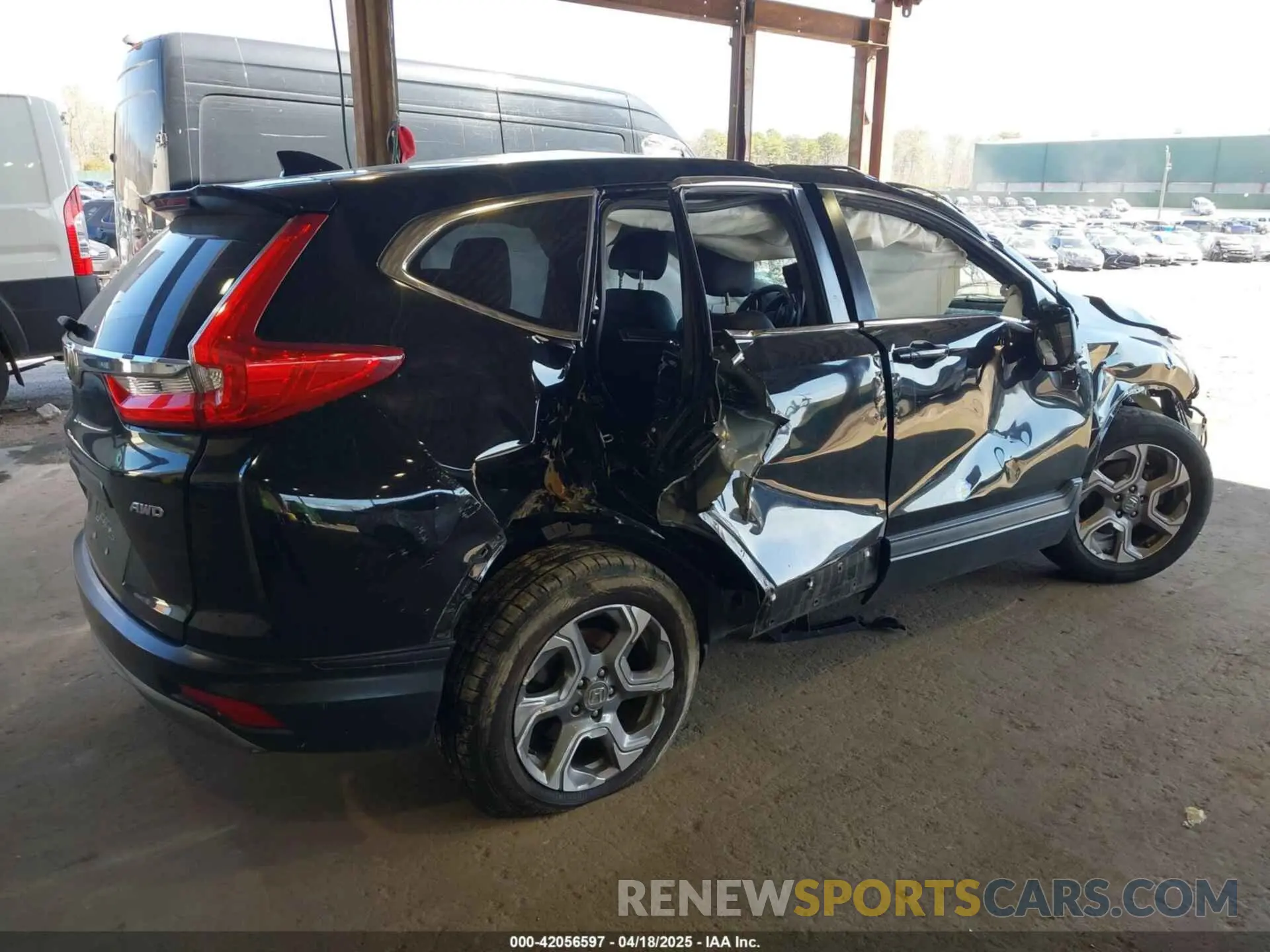 4 Photograph of a damaged car JHLRW2H88KX008386 HONDA CR-V 2019