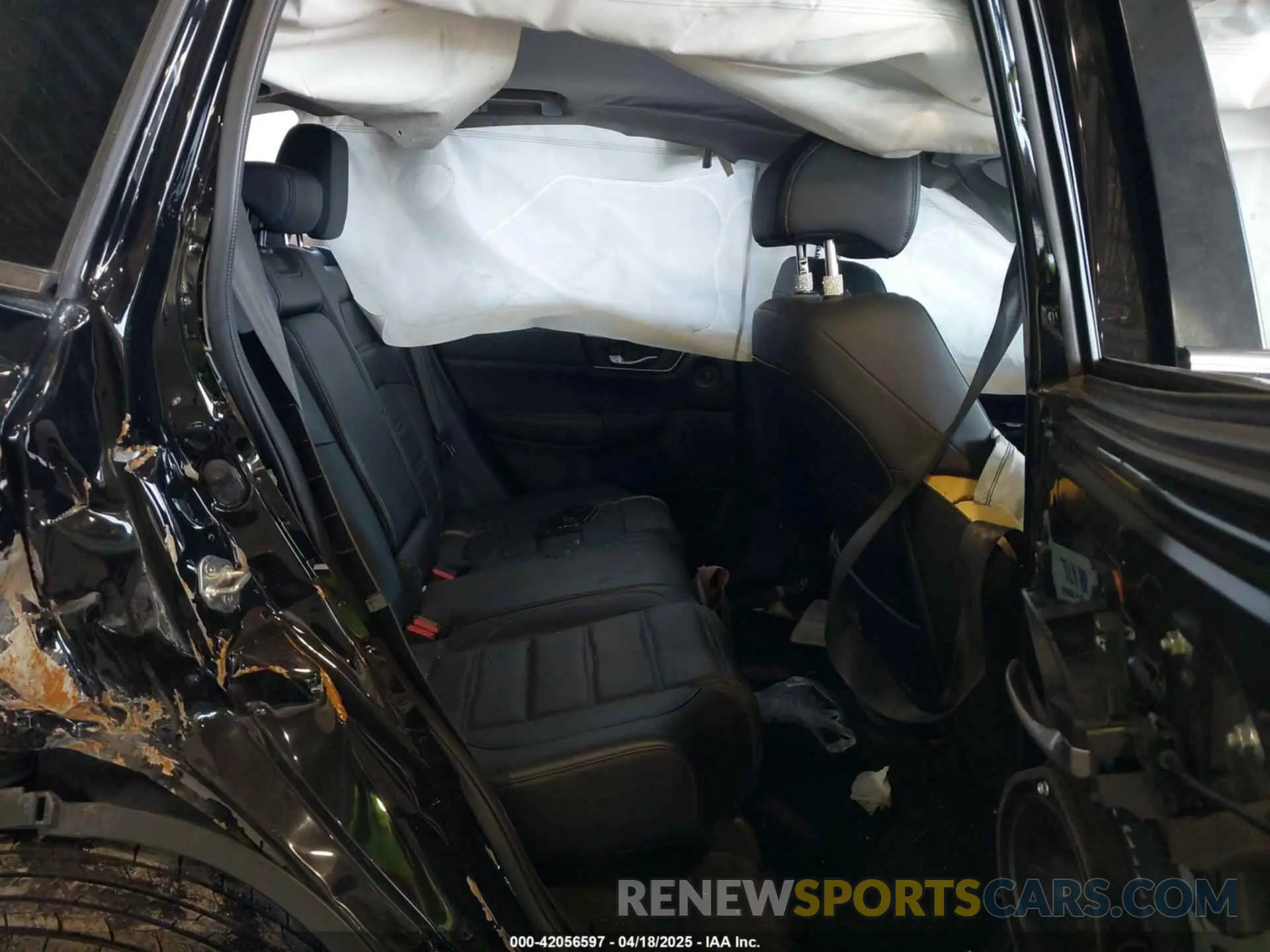 8 Photograph of a damaged car JHLRW2H88KX008386 HONDA CR-V 2019