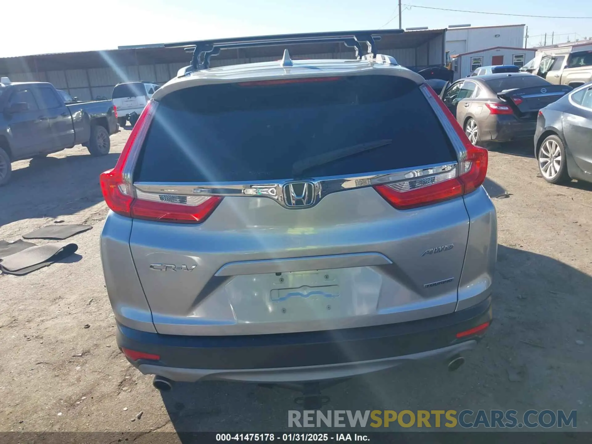 17 Фотография поврежденного автомобиля JHLRW2H90KX022839 HONDA CR-V 2019