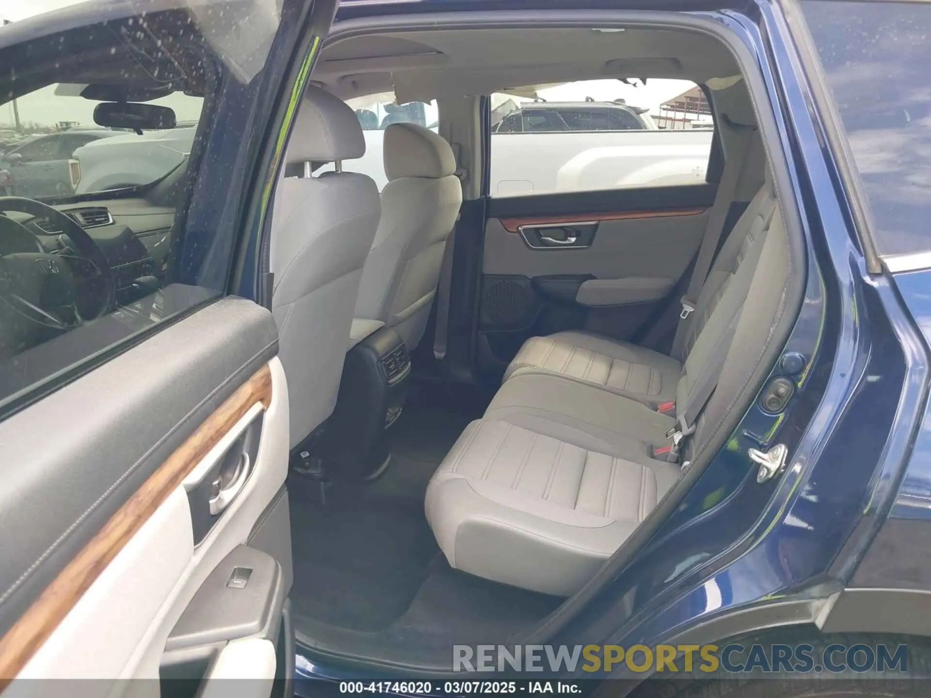 8 Photograph of a damaged car 2HKRW1H54LH418645 HONDA CR-V 2020