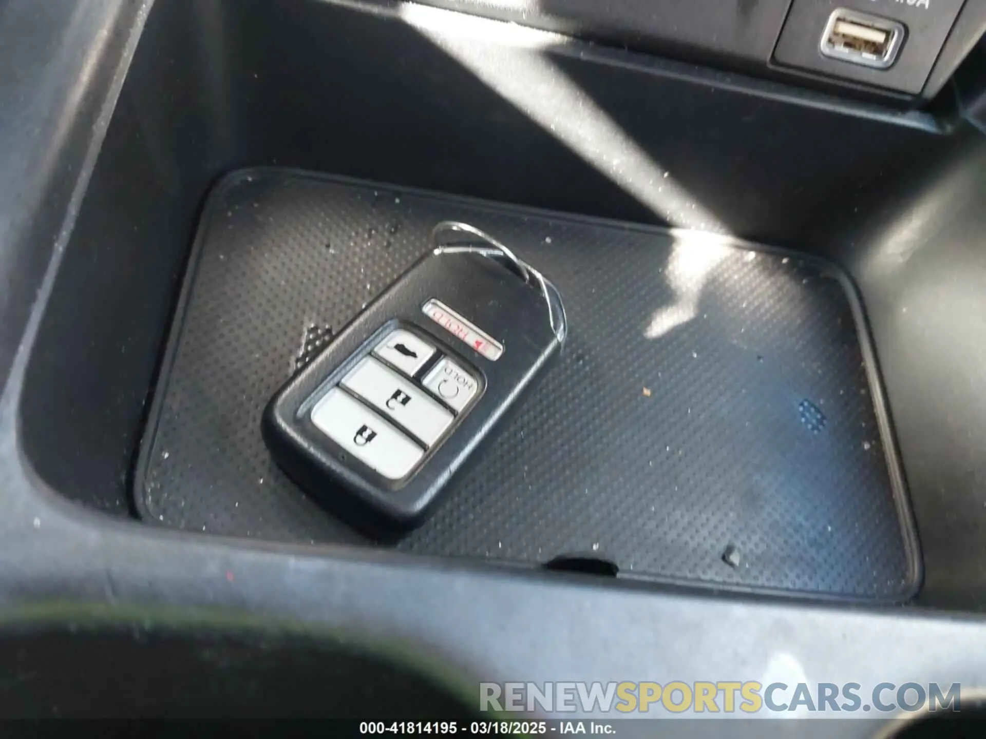 11 Photograph of a damaged car 2HKRW1H55LH401563 HONDA CR-V 2020
