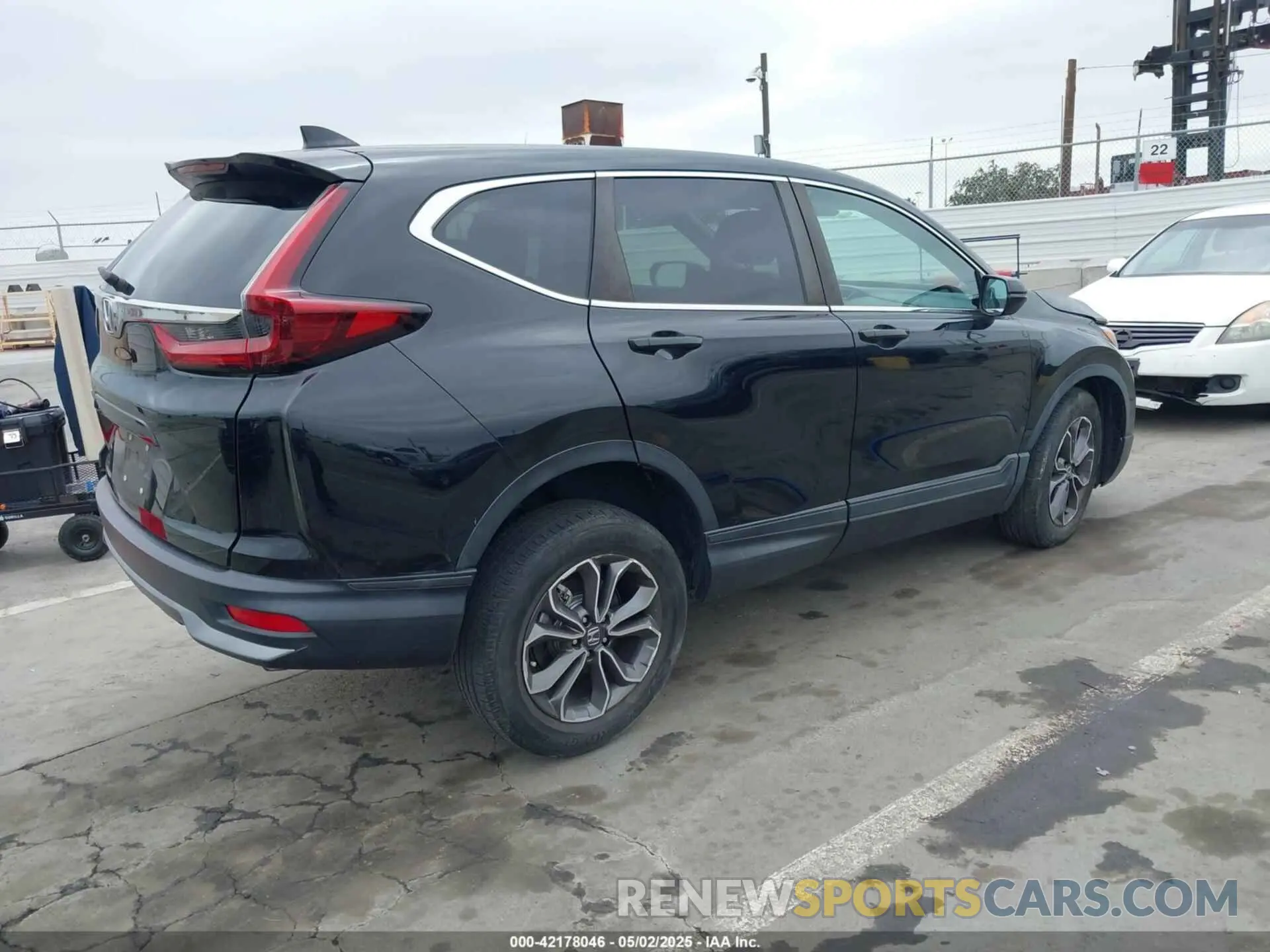4 Photograph of a damaged car 2HKRW1H58LH421256 HONDA CR-V 2020