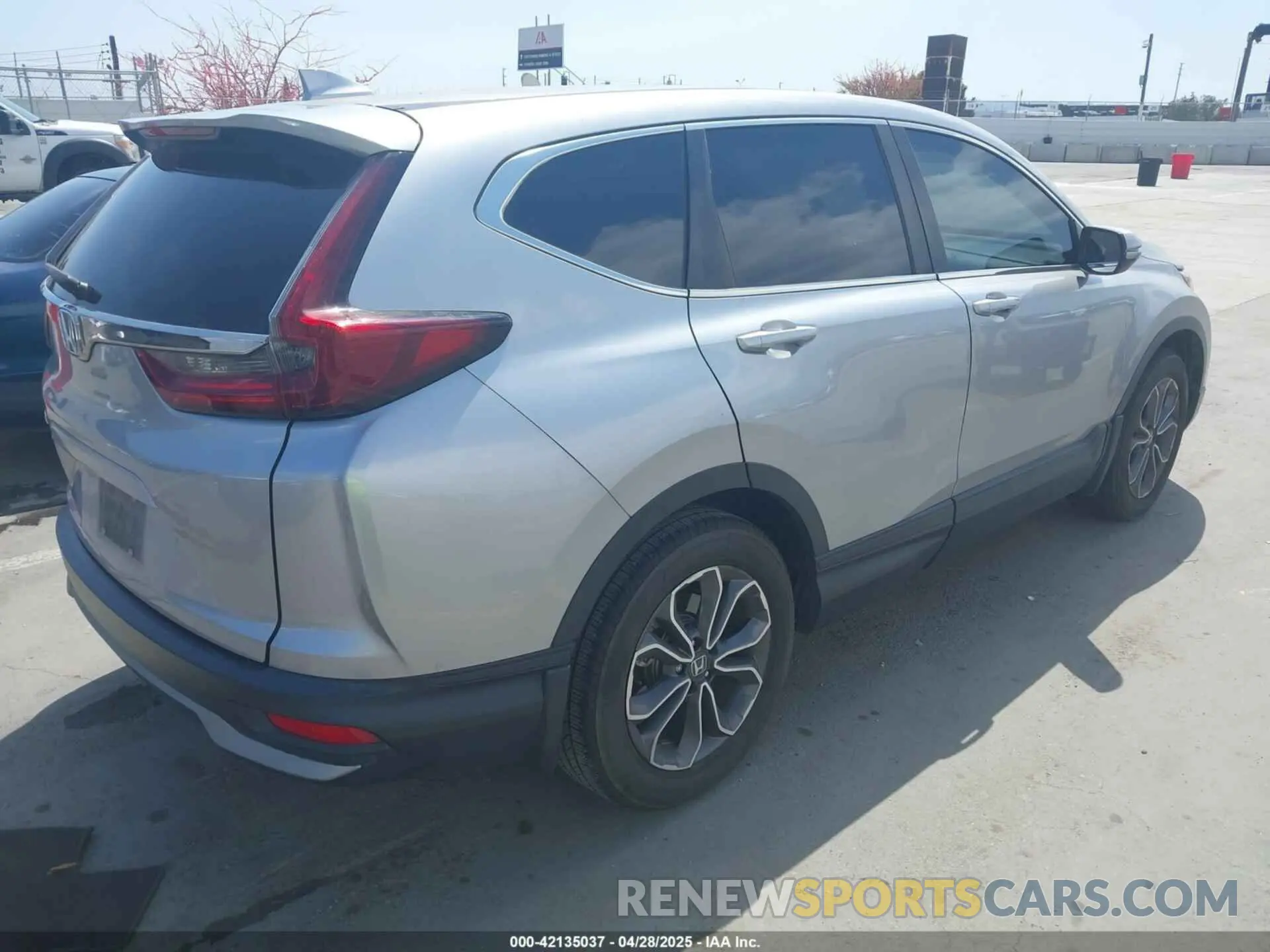 4 Photograph of a damaged car 2HKRW1H80LH423156 HONDA CR-V 2020