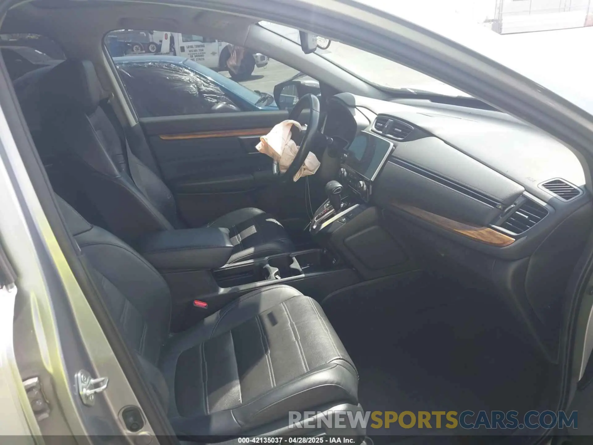 5 Photograph of a damaged car 2HKRW1H80LH423156 HONDA CR-V 2020