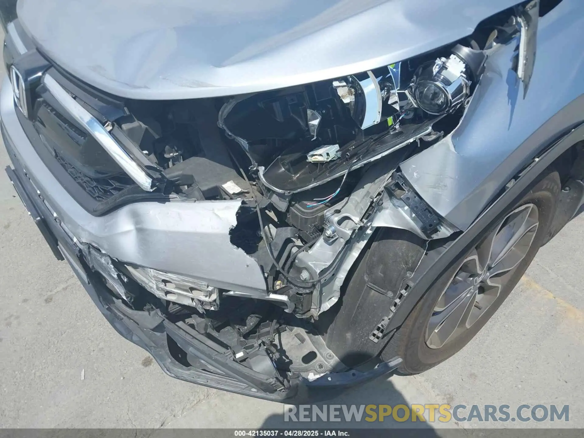 6 Photograph of a damaged car 2HKRW1H80LH423156 HONDA CR-V 2020