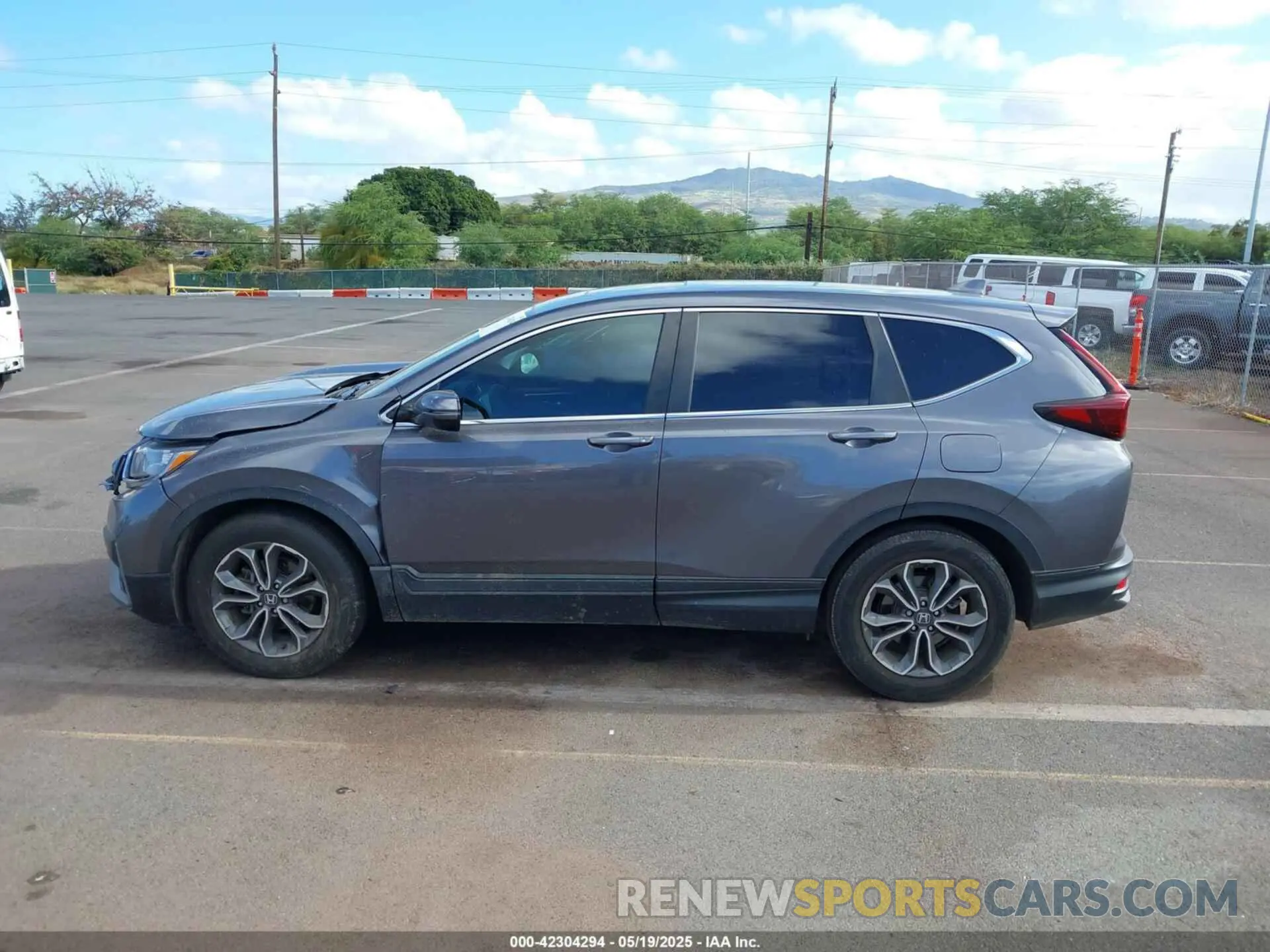 13 Photograph of a damaged car 2HKRW1H82LH418332 HONDA CR-V 2020