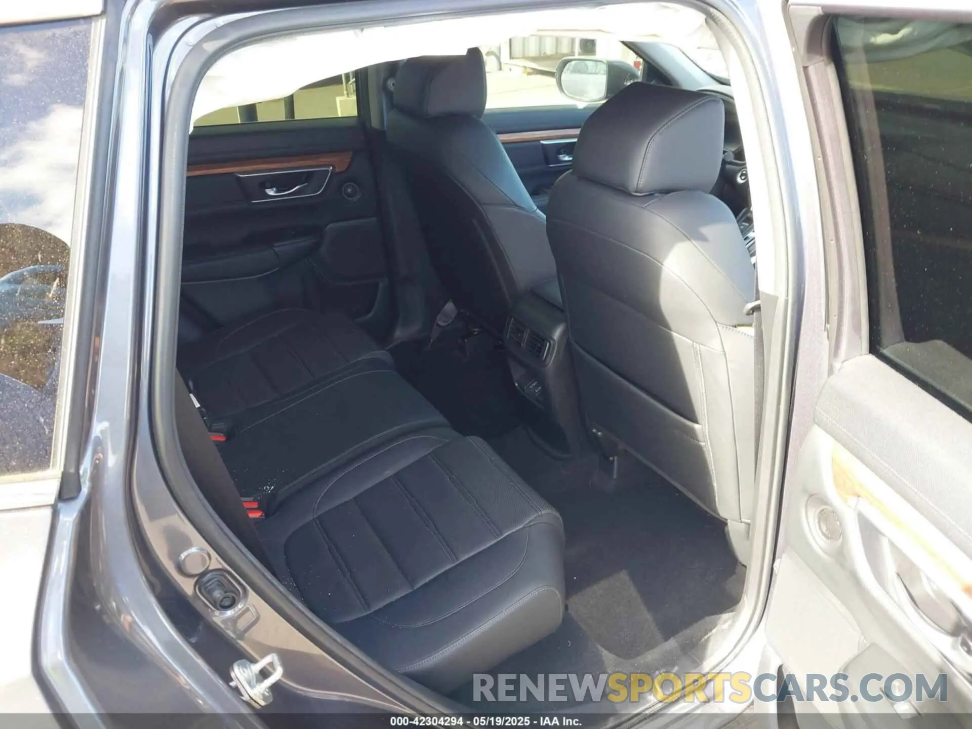 8 Photograph of a damaged car 2HKRW1H82LH418332 HONDA CR-V 2020