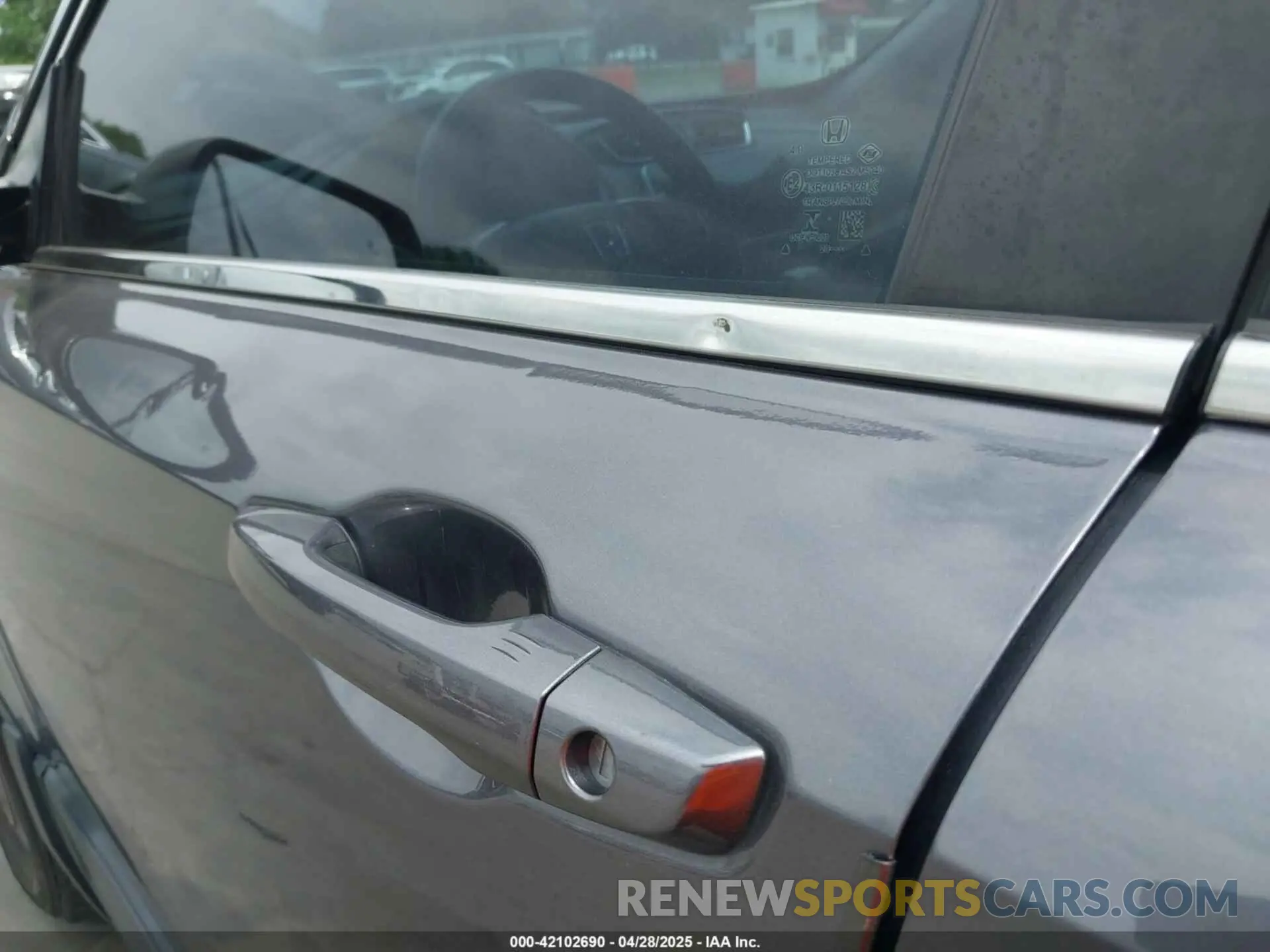 17 Photograph of a damaged car 2HKRW1H87LH423641 HONDA CR-V 2020