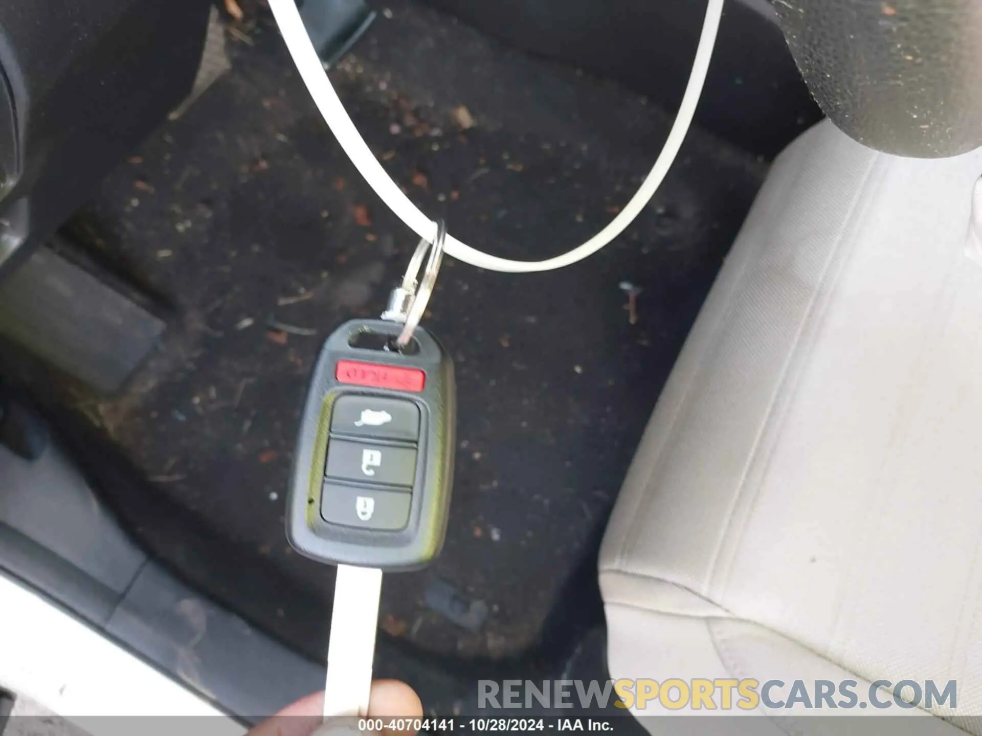 11 Photograph of a damaged car 2HKRW2H22LH602316 HONDA CR-V 2020