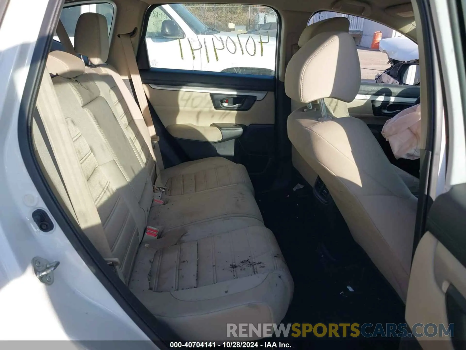 8 Photograph of a damaged car 2HKRW2H22LH602316 HONDA CR-V 2020