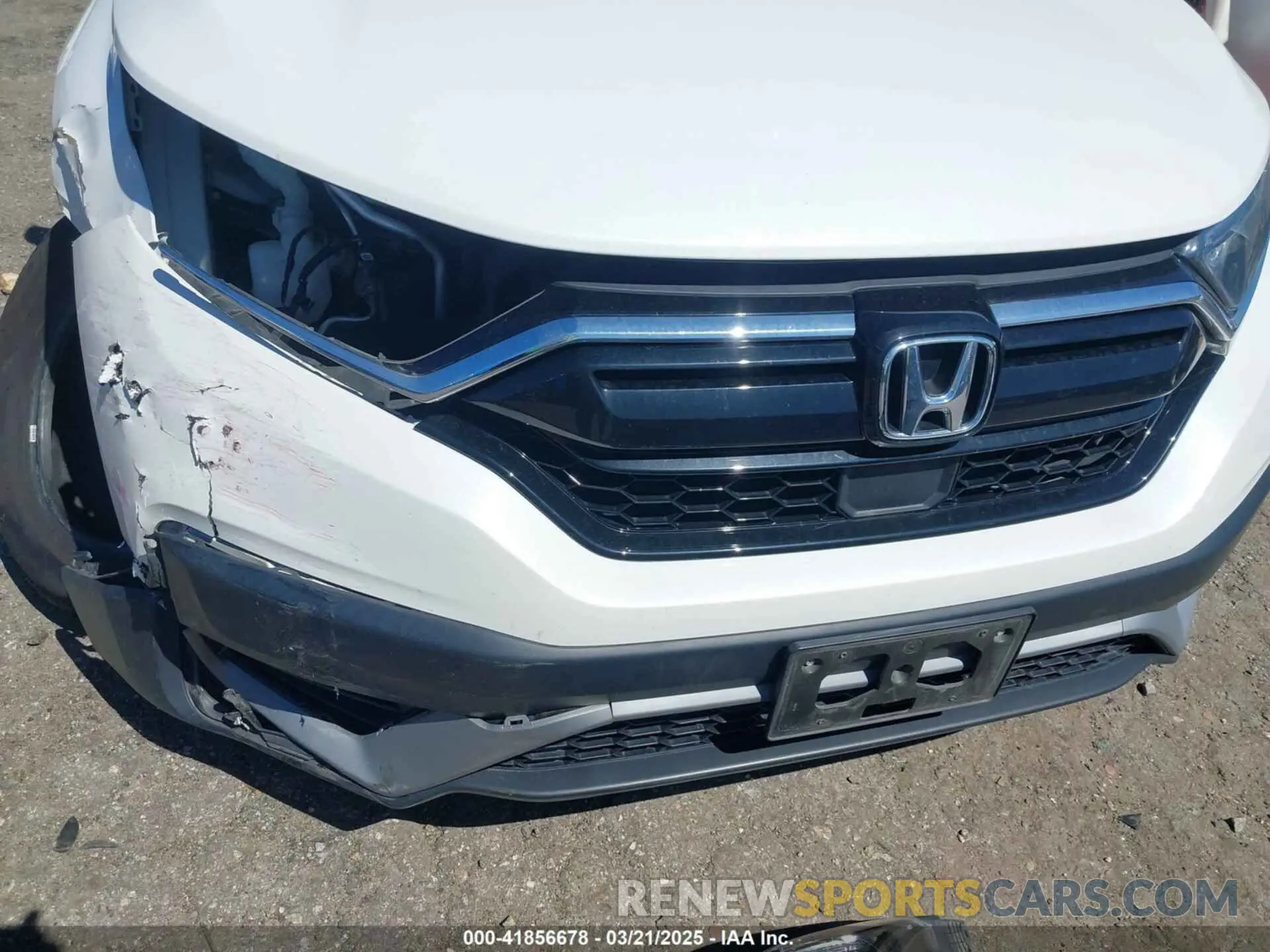 17 Photograph of a damaged car 2HKRW2H2XLH633684 HONDA CR-V 2020