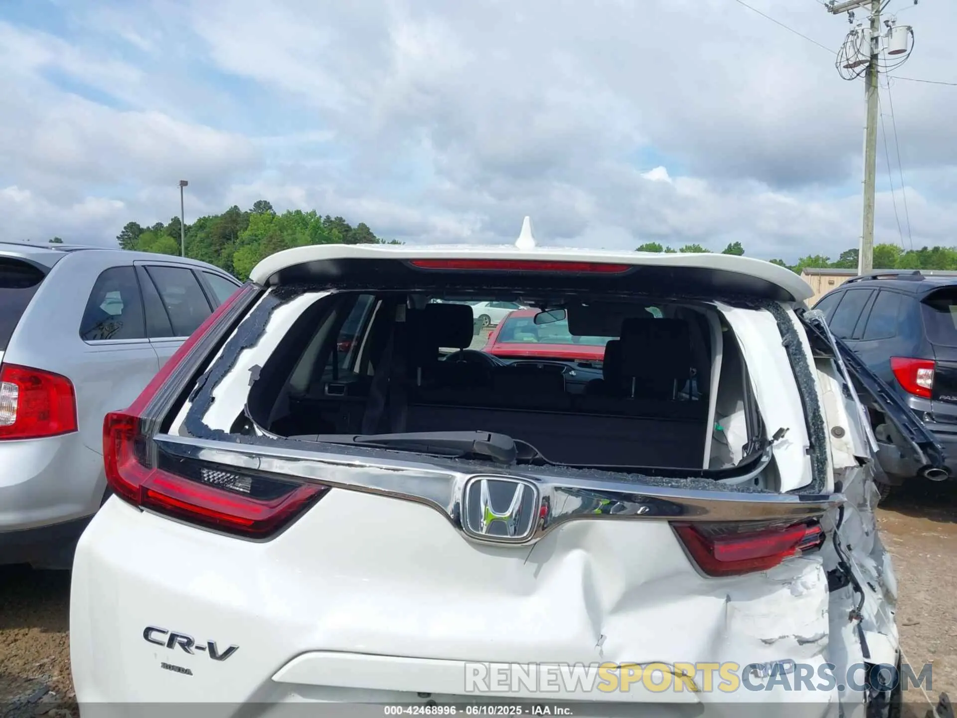 6 Photograph of a damaged car 2HKRW2H52LH689953 HONDA CR-V 2020