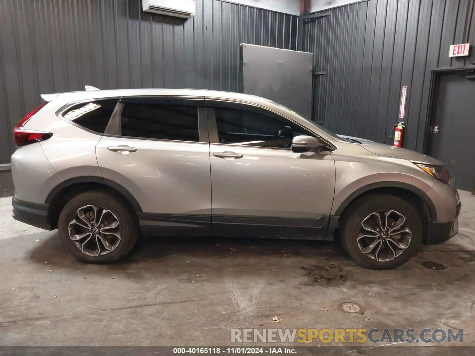 13 Photograph of a damaged car 2HKRW2H52LH695512 HONDA CR-V 2020