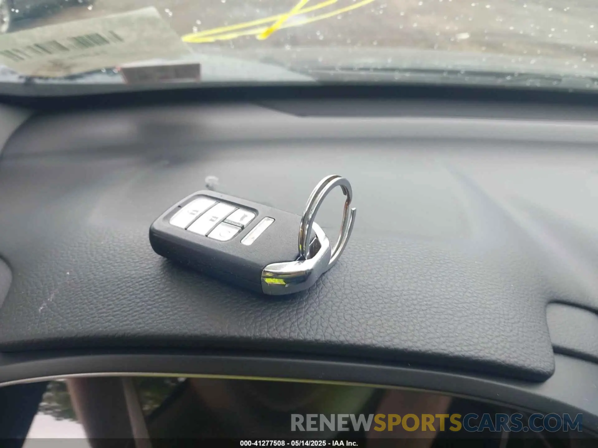 11 Photograph of a damaged car 2HKRW2H53LH661224 HONDA CR-V 2020