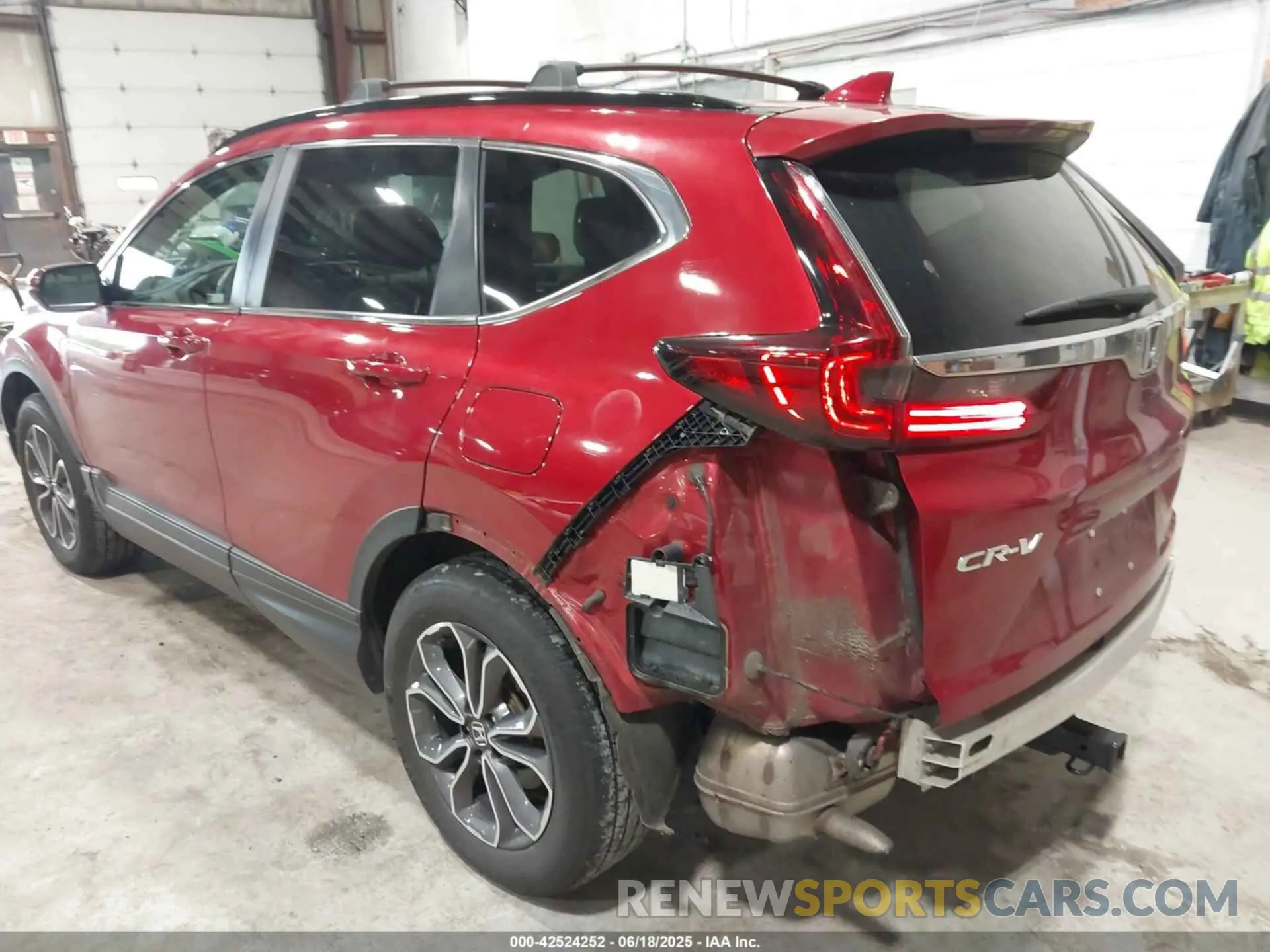19 Photograph of a damaged car 2HKRW2H53LH670909 HONDA CR-V 2020