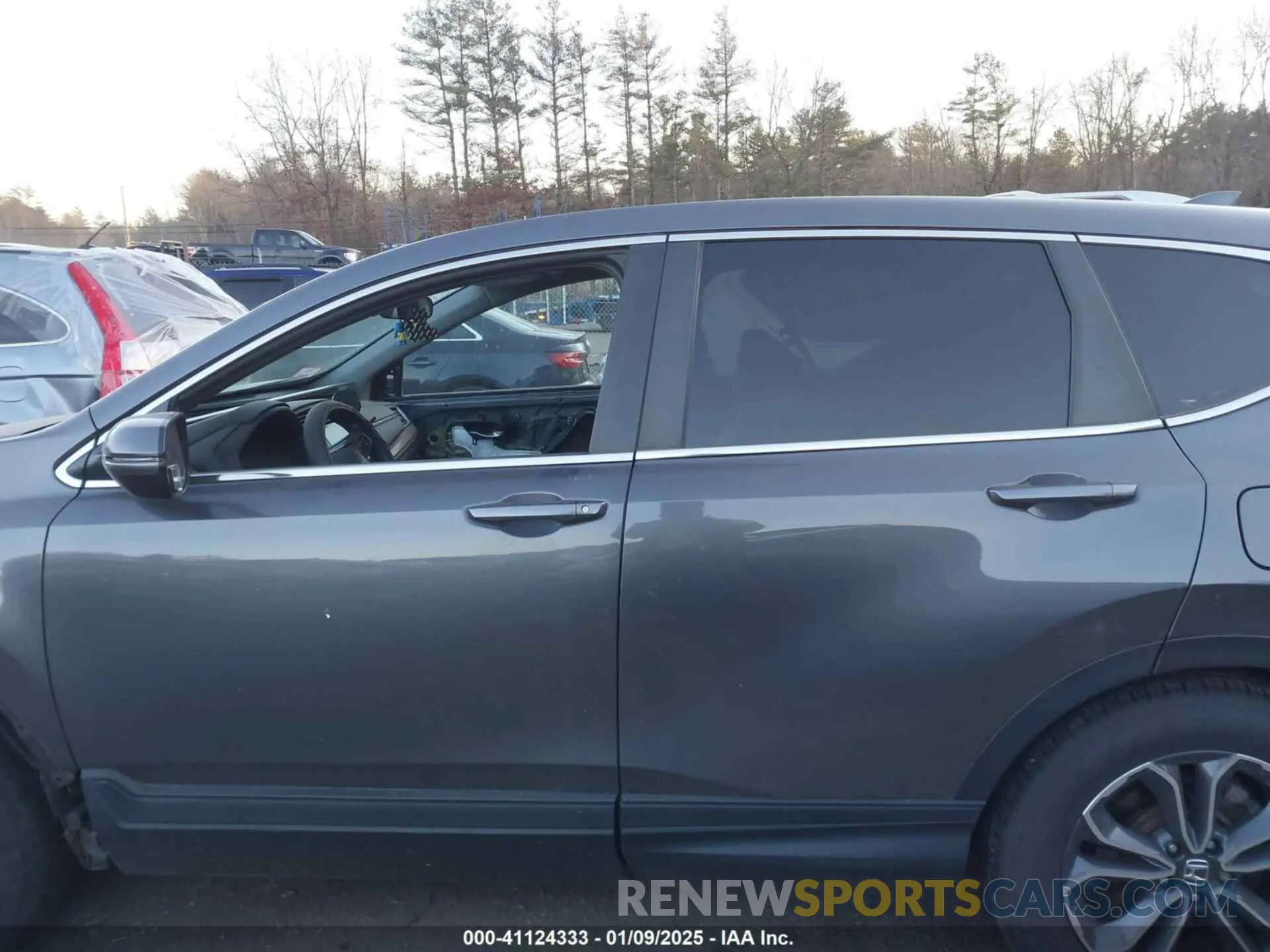 15 Photograph of a damaged car 2HKRW2H56LH696405 HONDA CR-V 2020