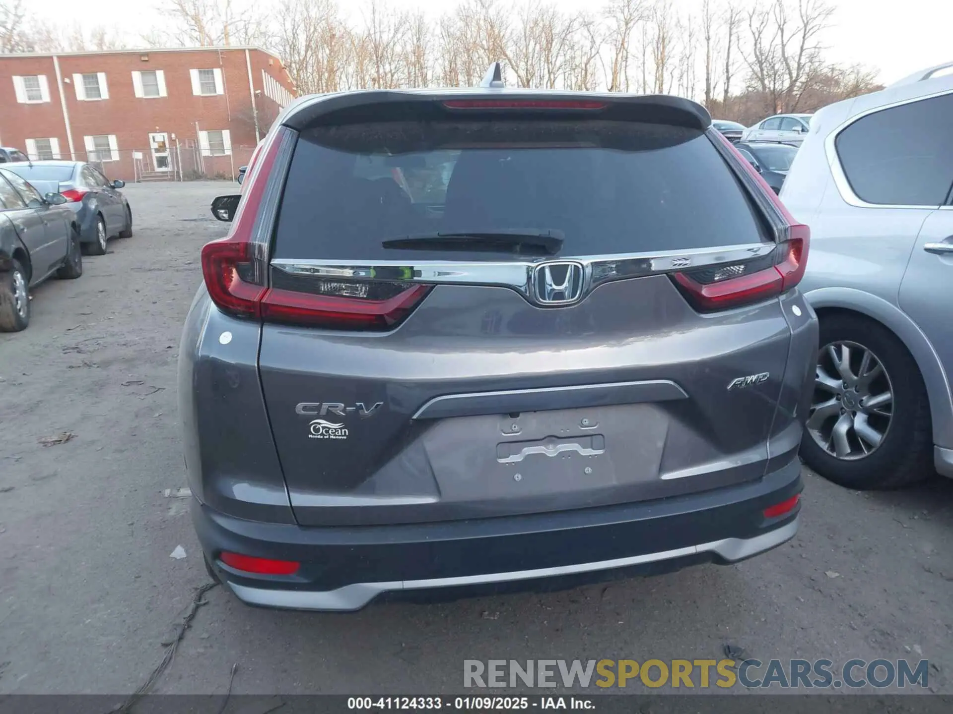 17 Photograph of a damaged car 2HKRW2H56LH696405 HONDA CR-V 2020