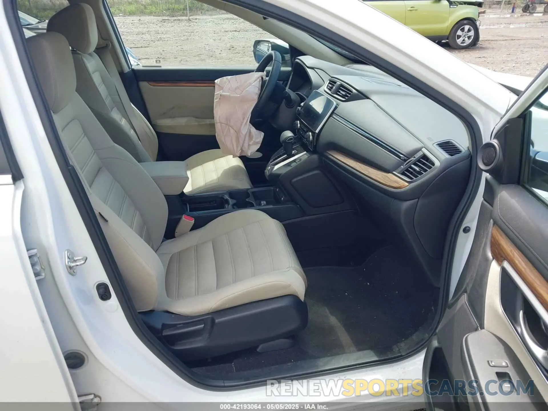 5 Photograph of a damaged car 2HKRW2H57LH645401 HONDA CR-V 2020