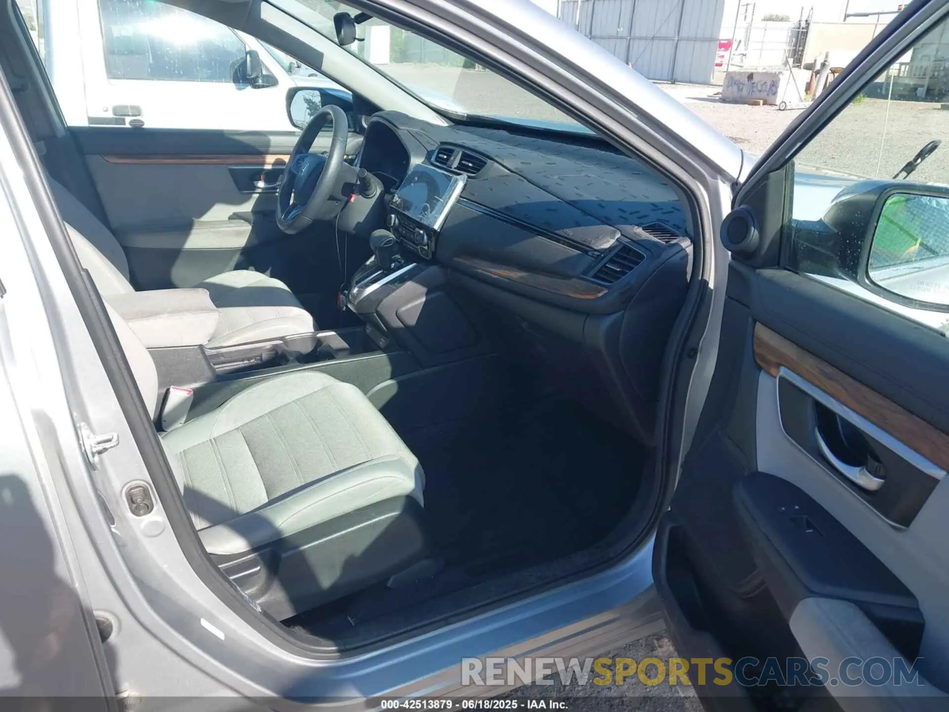 5 Photograph of a damaged car 2HKRW2H58LH664944 HONDA CR-V 2020
