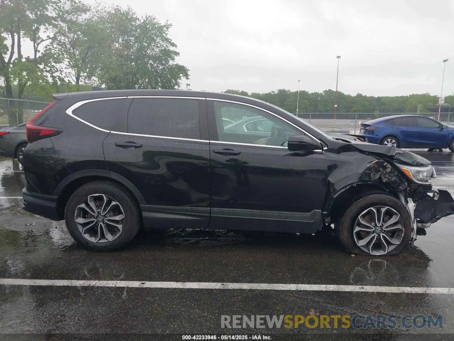 13 Photograph of a damaged car 2HKRW2H88LH687151 HONDA CR-V 2020