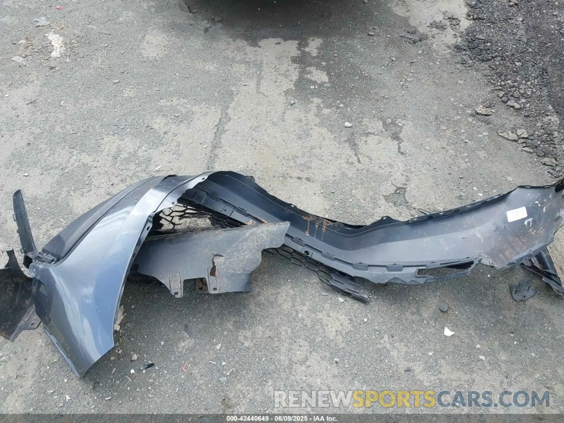 12 Photograph of a damaged car 2HKRW2H89LH664123 HONDA CR-V 2020