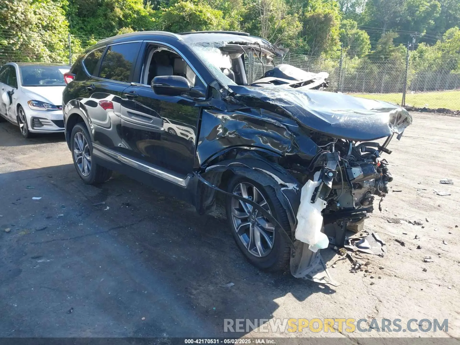 17 Photograph of a damaged car 2HKRW2H97LH675243 HONDA CR-V 2020