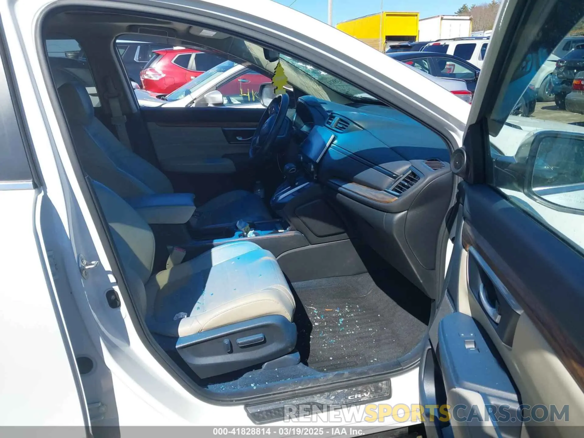 5 Photograph of a damaged car 2HKRW2H99LH659058 HONDA CR-V 2020