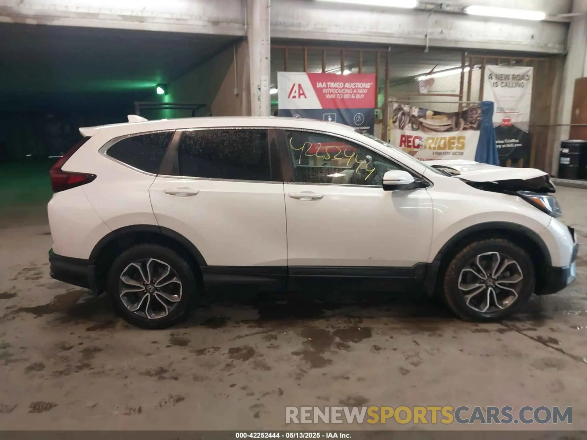 13 Photograph of a damaged car 5J6RW1H54LL012869 HONDA CR-V 2020