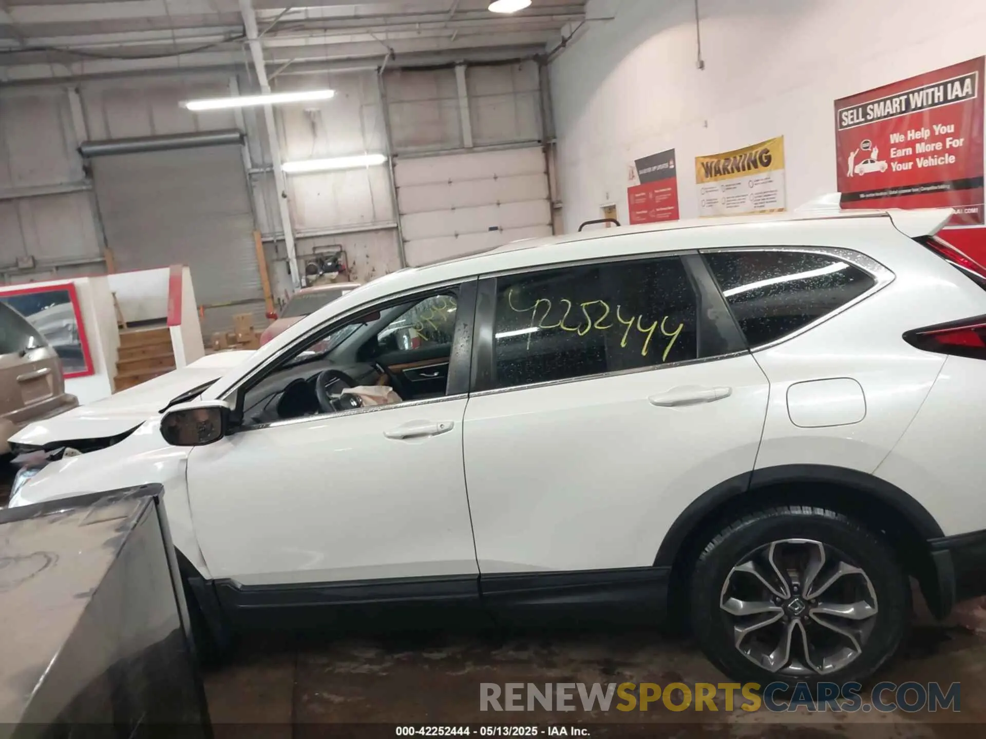14 Photograph of a damaged car 5J6RW1H54LL012869 HONDA CR-V 2020