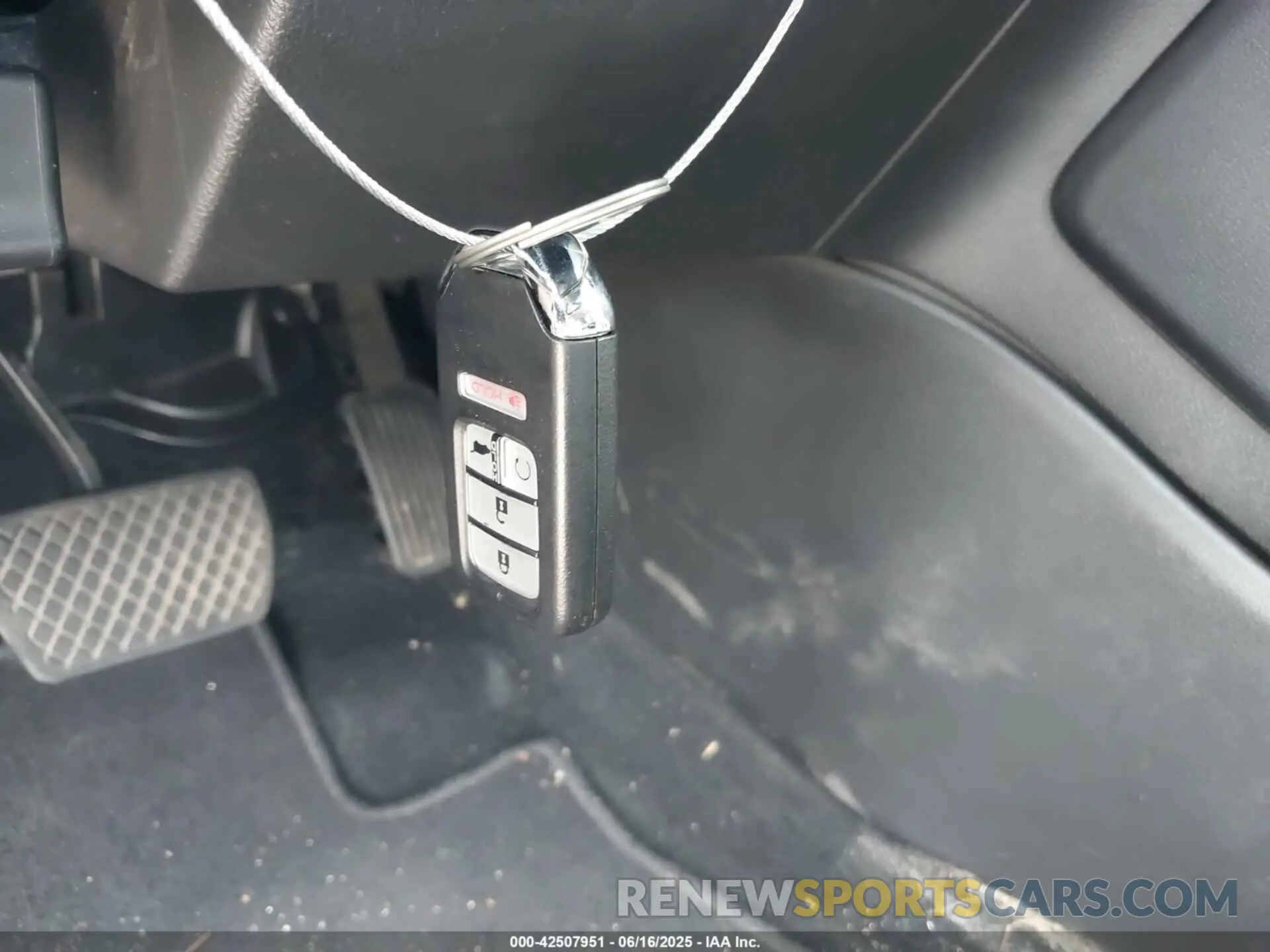 11 Photograph of a damaged car 5J6RW1H83LA014800 HONDA CR-V 2020