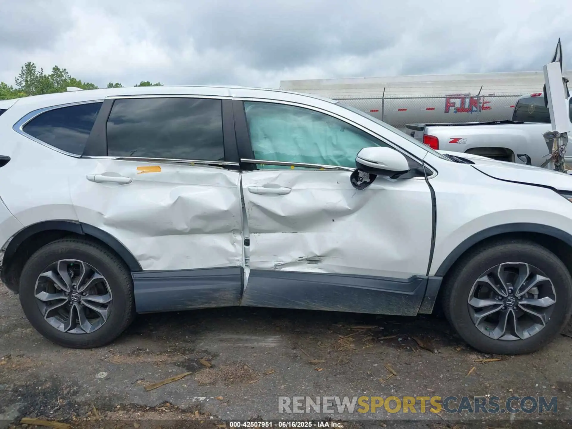 14 Photograph of a damaged car 5J6RW1H83LA014800 HONDA CR-V 2020