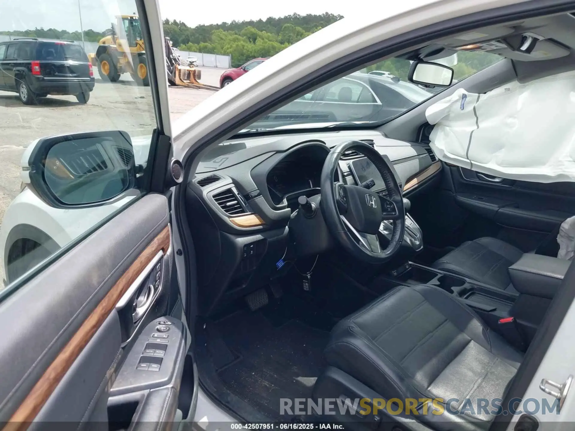 5 Photograph of a damaged car 5J6RW1H83LA014800 HONDA CR-V 2020