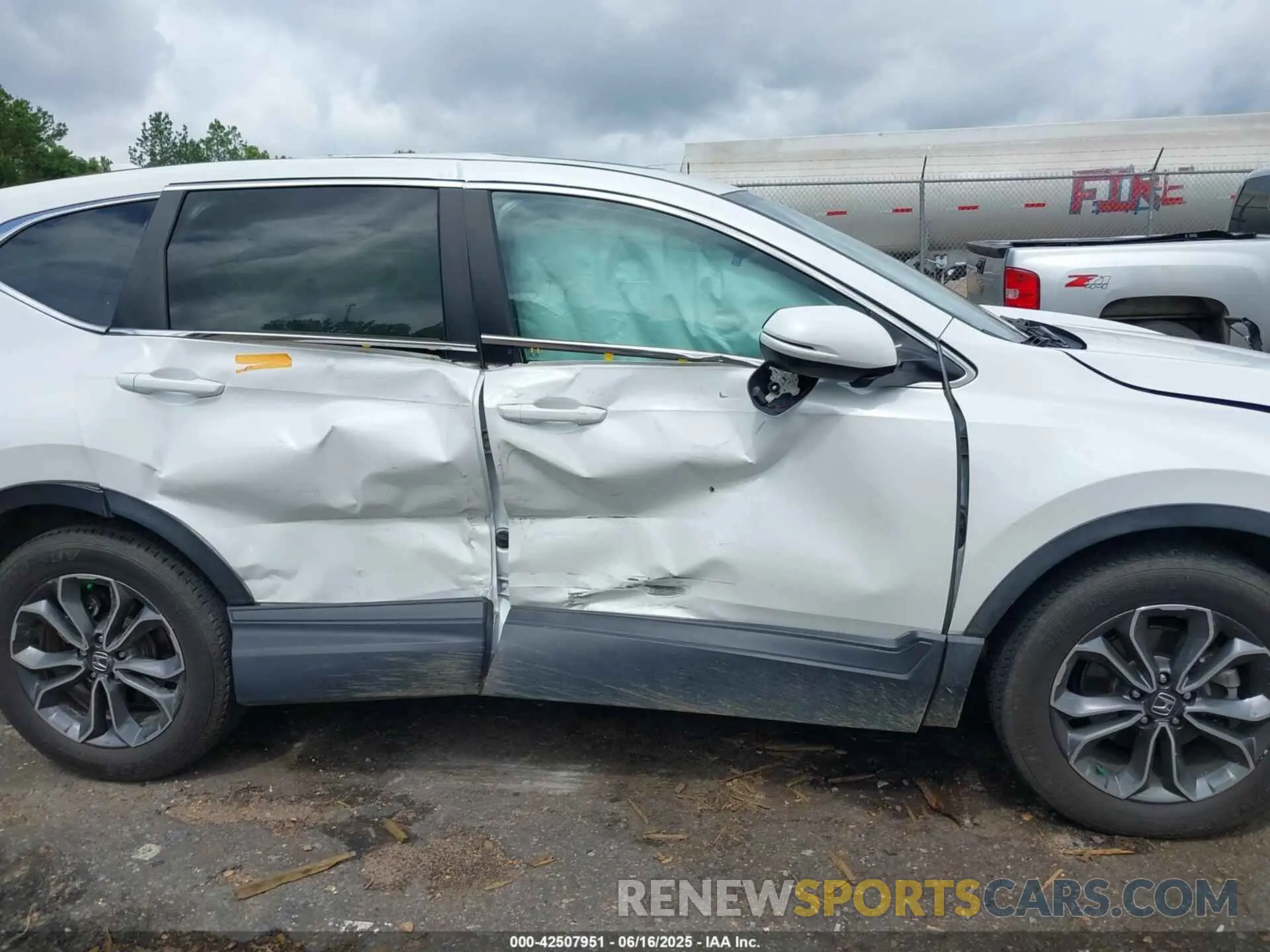 6 Photograph of a damaged car 5J6RW1H83LA014800 HONDA CR-V 2020