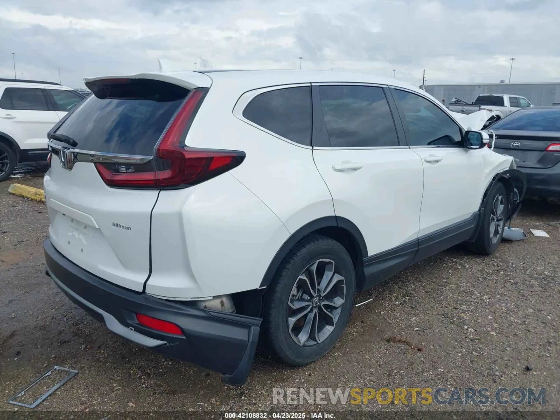 4 Photograph of a damaged car 5J6RW1H85LA001238 HONDA CR-V 2020