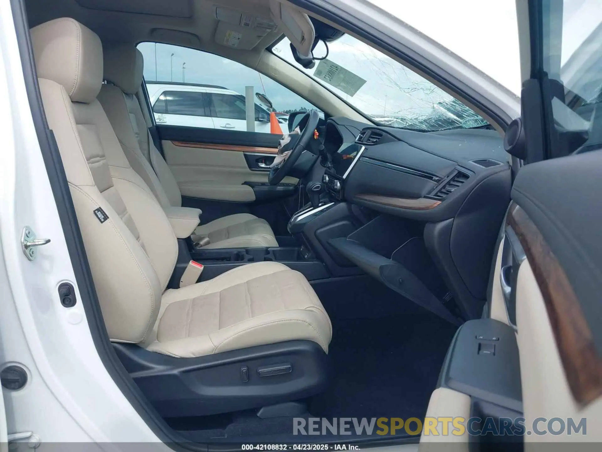 5 Photograph of a damaged car 5J6RW1H85LA001238 HONDA CR-V 2020
