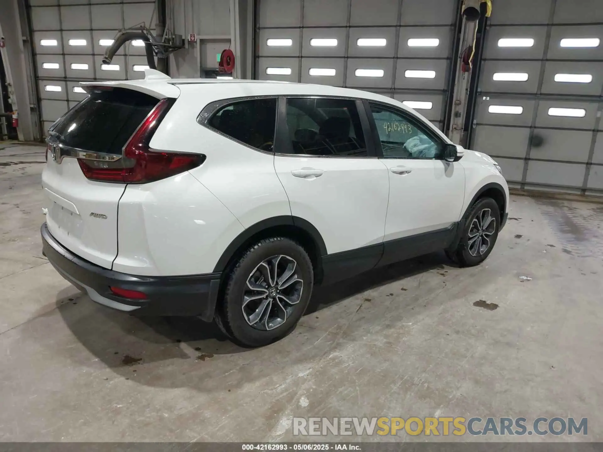 4 Photograph of a damaged car 5J6RW2H52LL044645 HONDA CR-V 2020