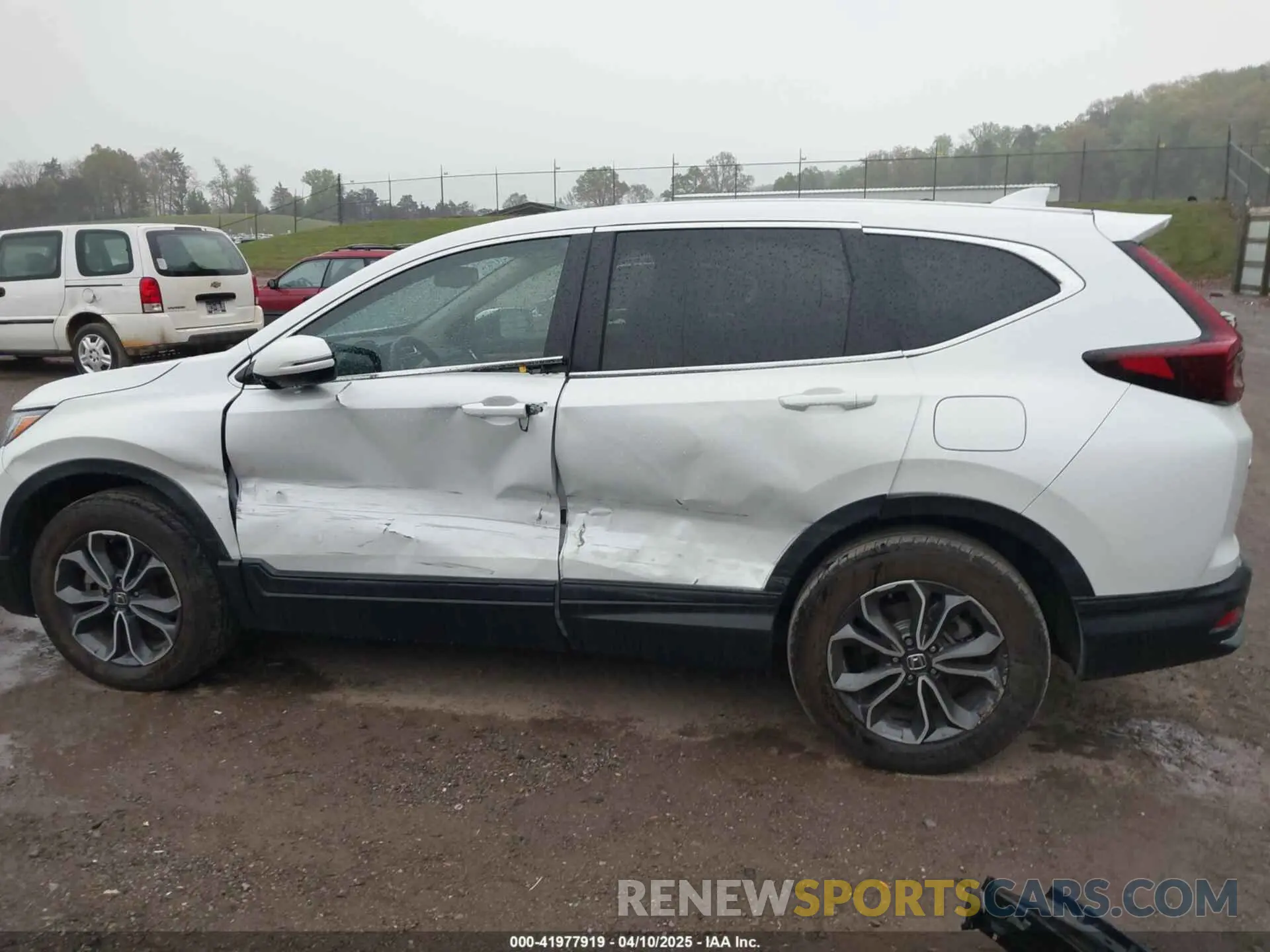14 Photograph of a damaged car 5J6RW2H83LL047628 HONDA CR-V 2020