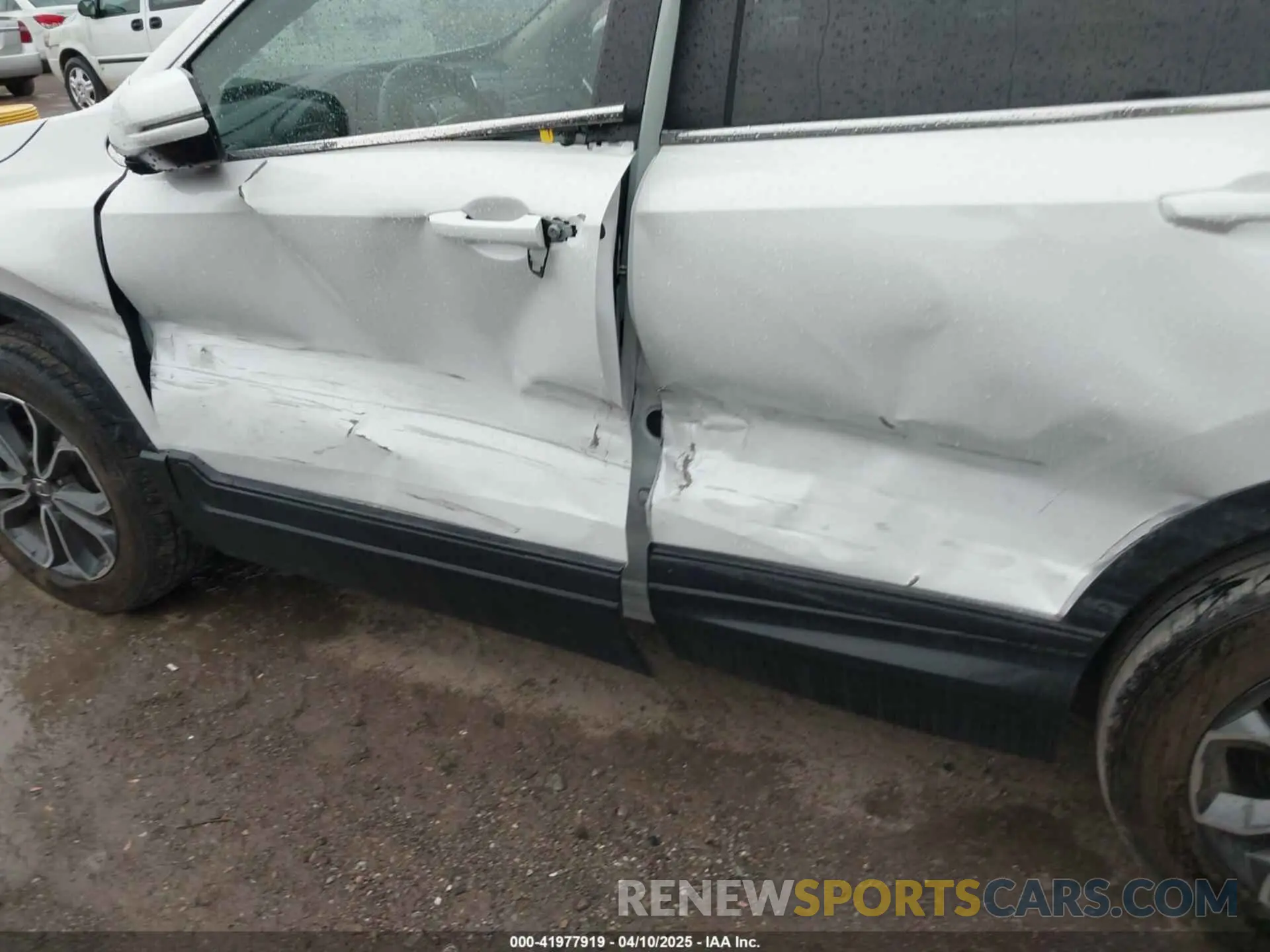6 Photograph of a damaged car 5J6RW2H83LL047628 HONDA CR-V 2020