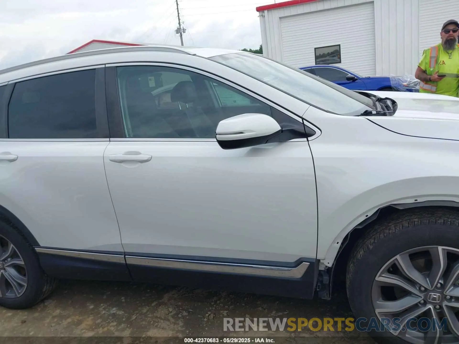 14 Photograph of a damaged car 5J6RW2H96LL012154 HONDA CR-V 2020