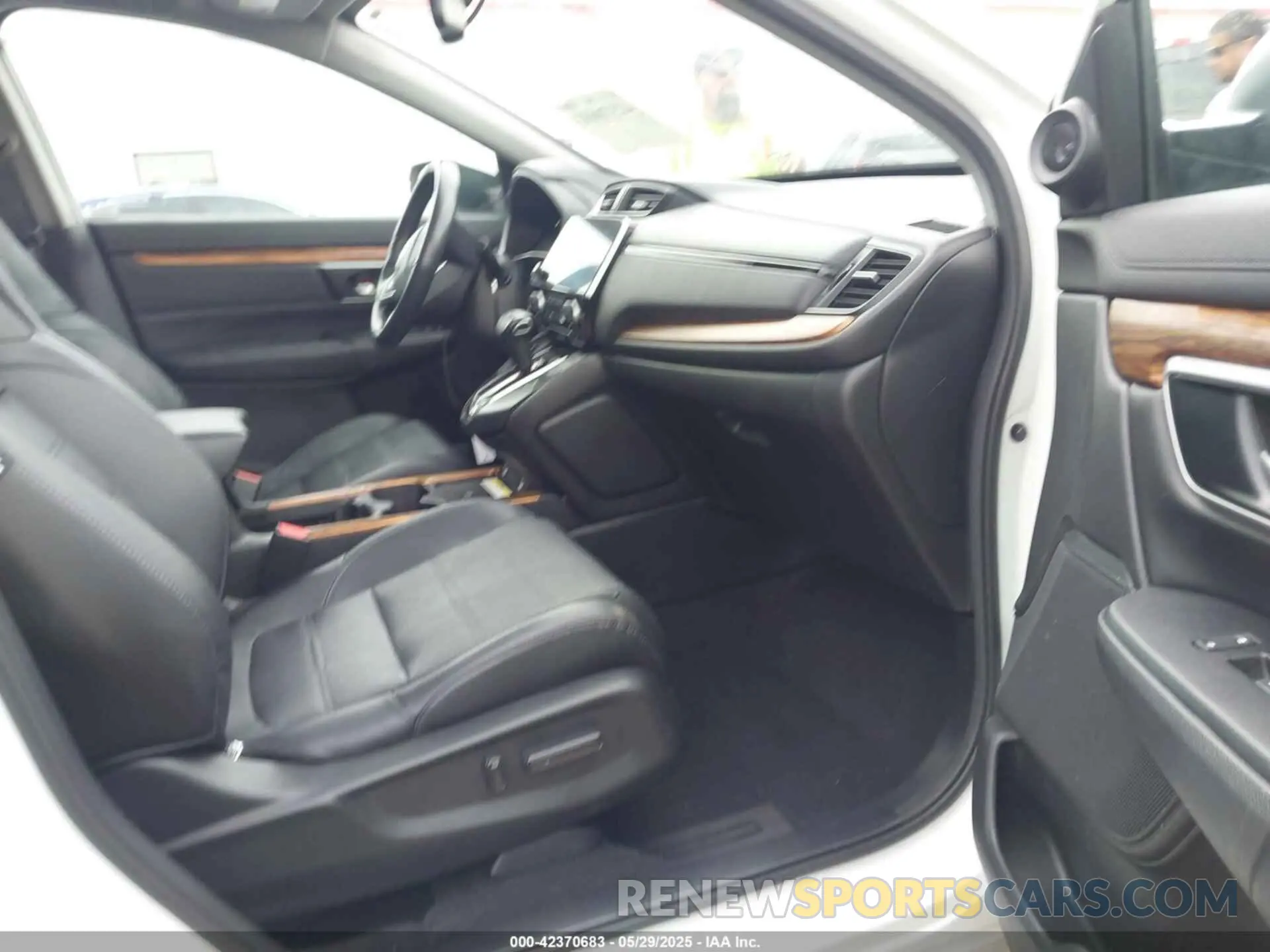 5 Photograph of a damaged car 5J6RW2H96LL012154 HONDA CR-V 2020