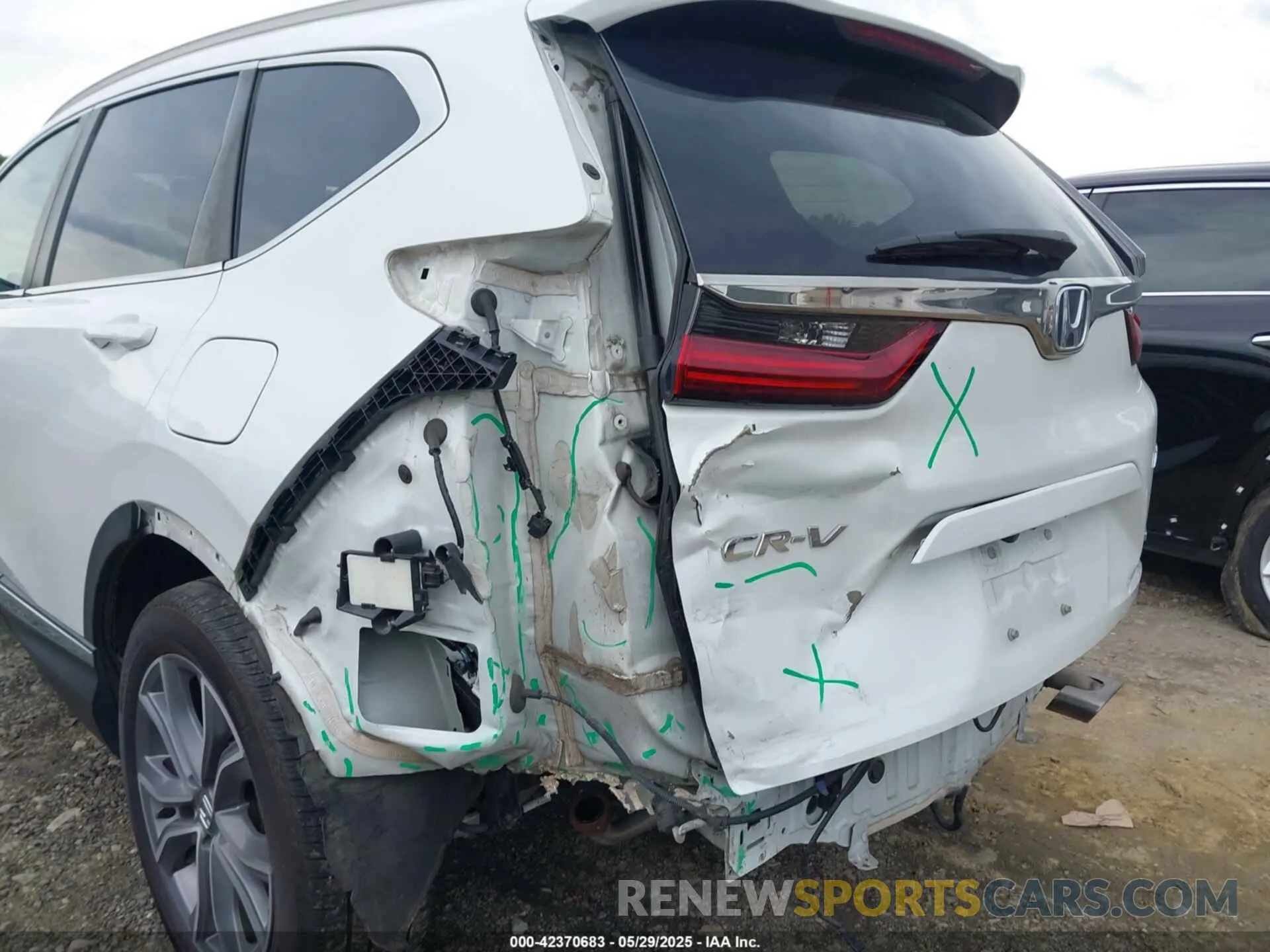 6 Photograph of a damaged car 5J6RW2H96LL012154 HONDA CR-V 2020