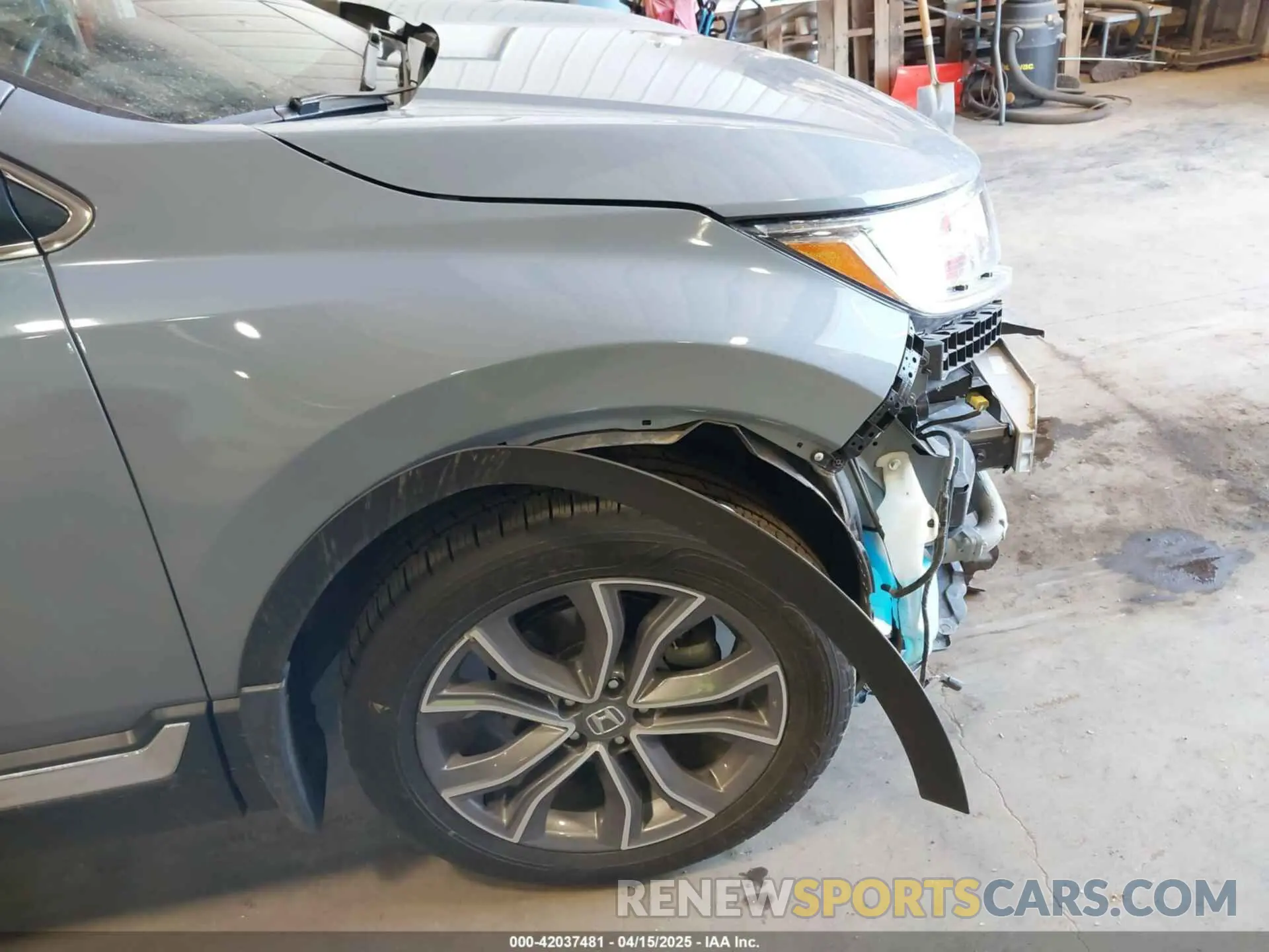 19 Photograph of a damaged car 5J6RW2H9XLL003621 HONDA CR-V 2020