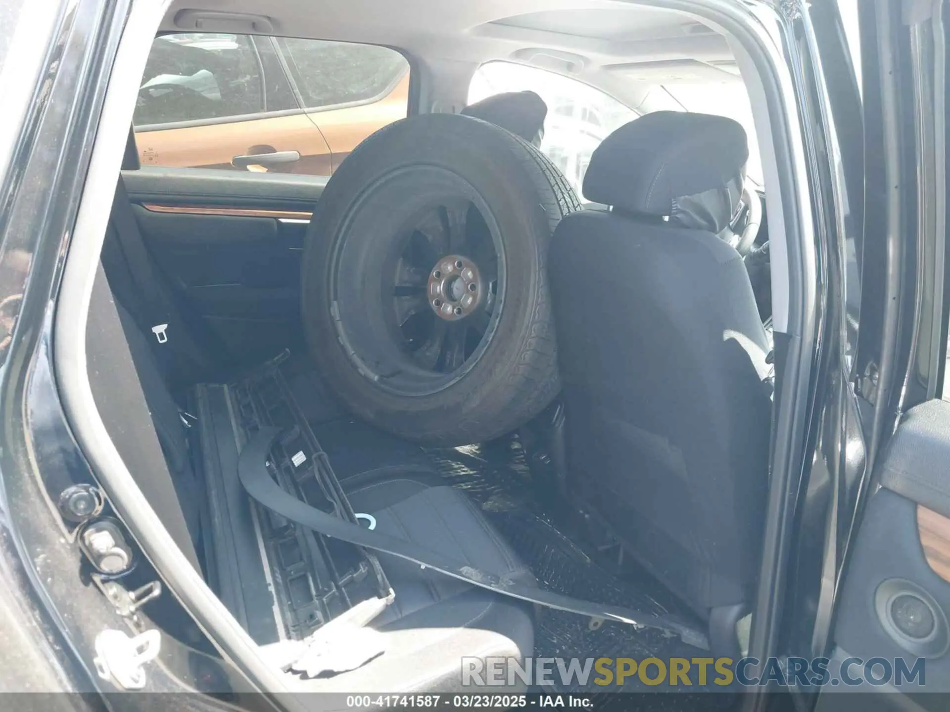 8 Photograph of a damaged car 7FART6H51LE019894 HONDA CR-V 2020