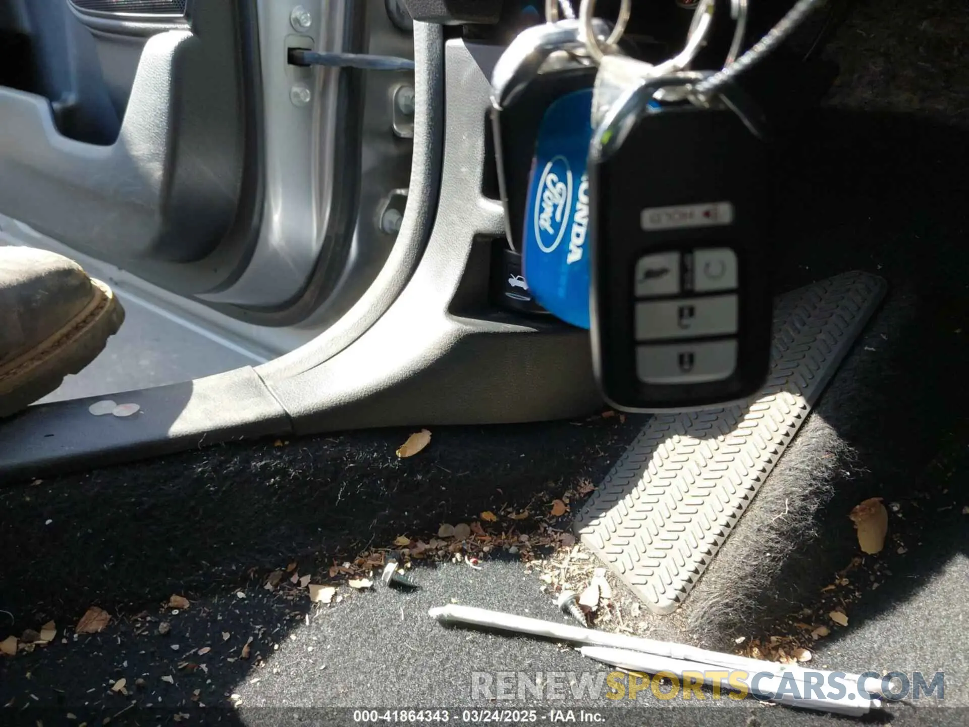 11 Photograph of a damaged car 7FART6H94LE017589 HONDA CR-V 2020